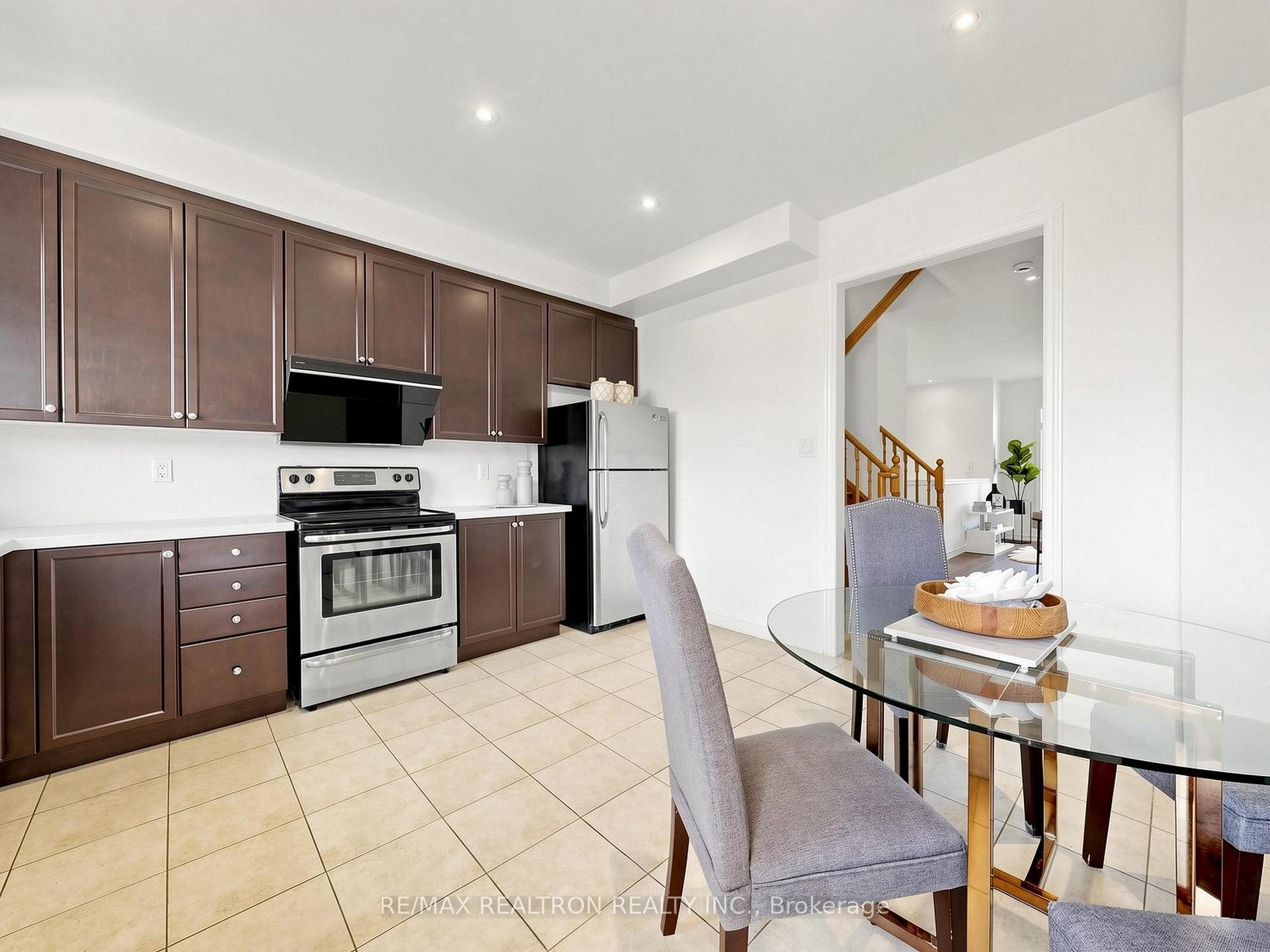 Photo 18 of 71 Dundas Way, Markham, Greensborough — HOMEH