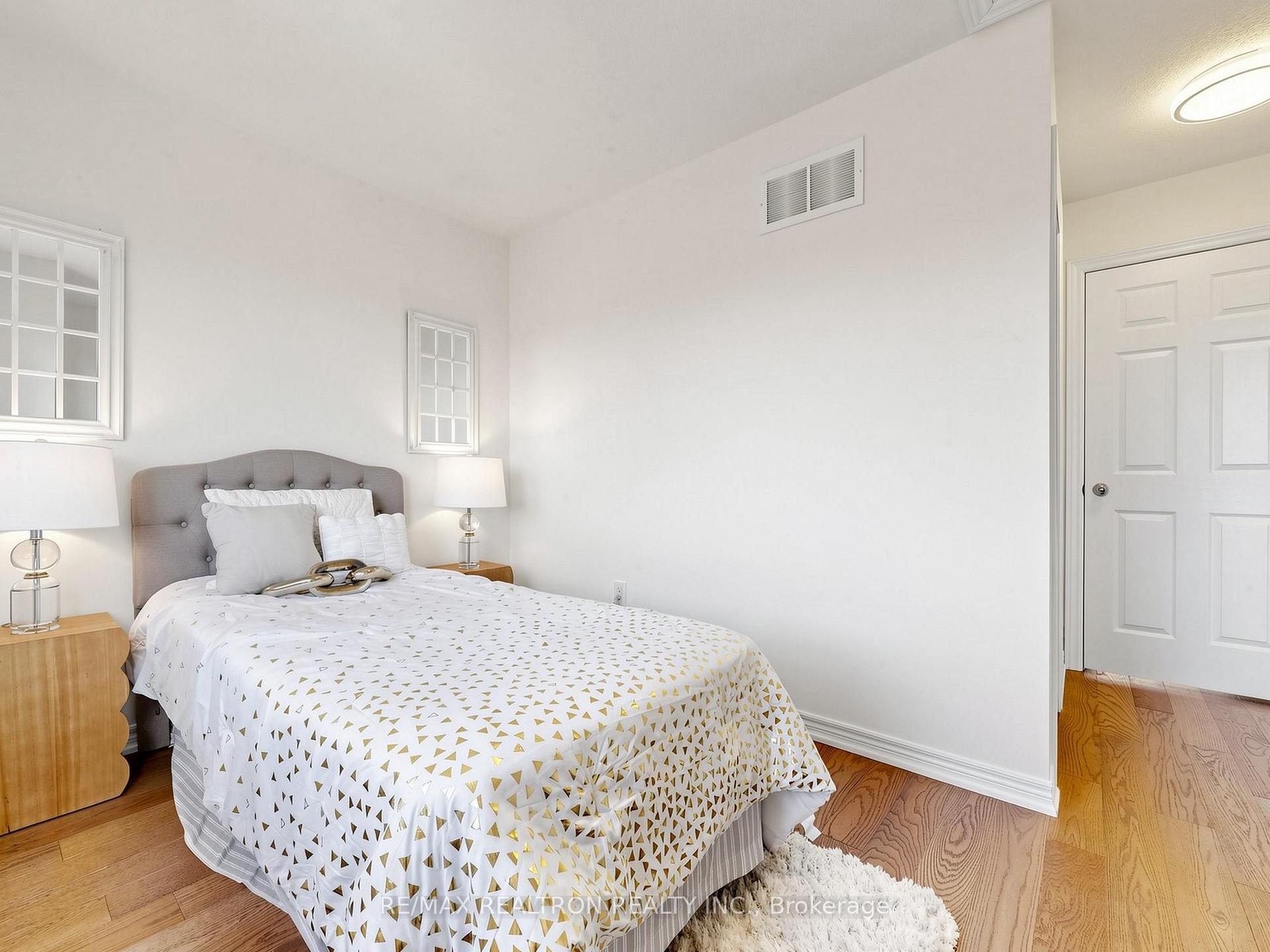 Photo 32 of 71 Dundas Way, Markham, Greensborough — HOMEH