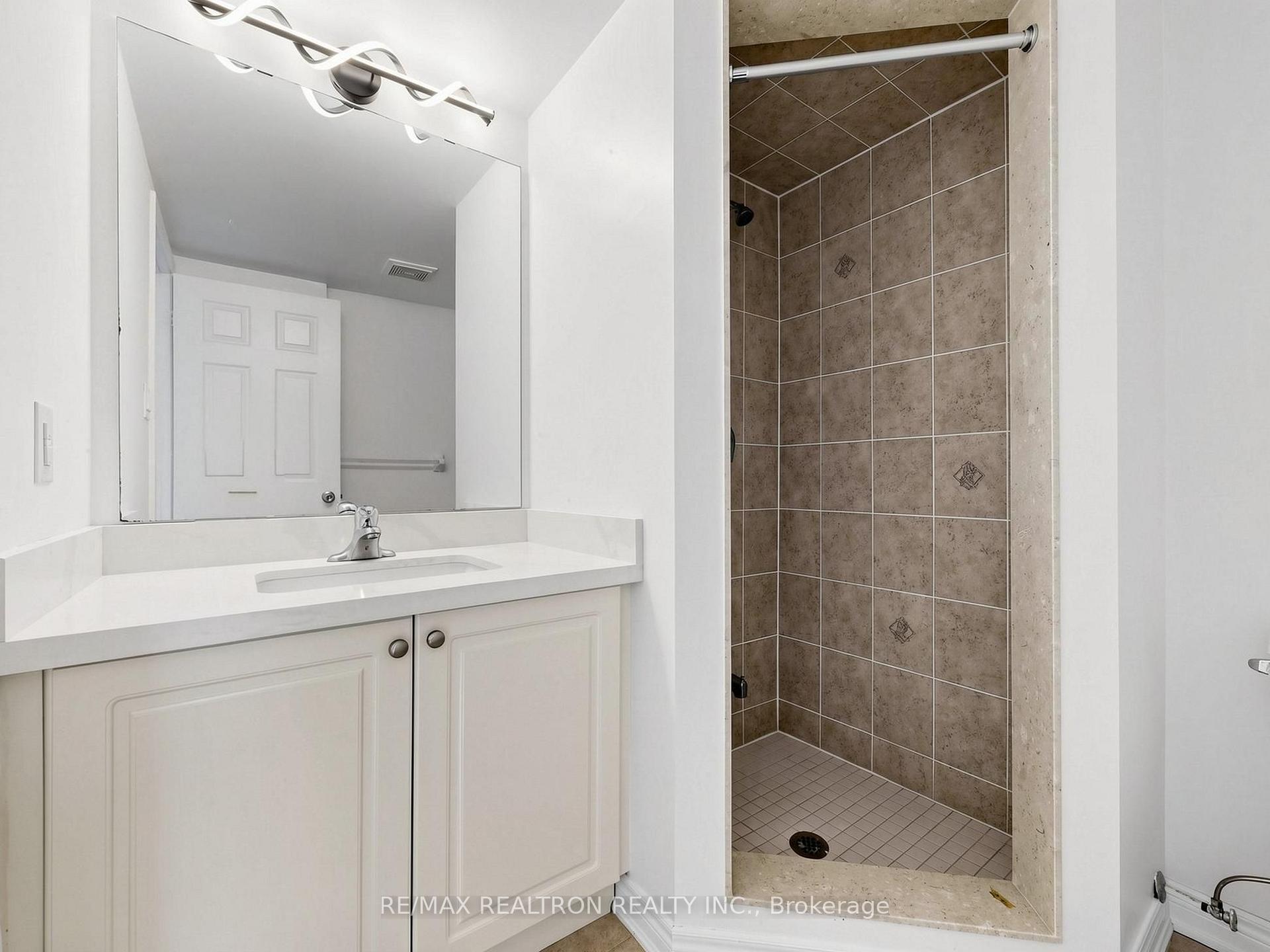 Photo 40 of 71 Dundas Way, Markham, Greensborough — HOMEH