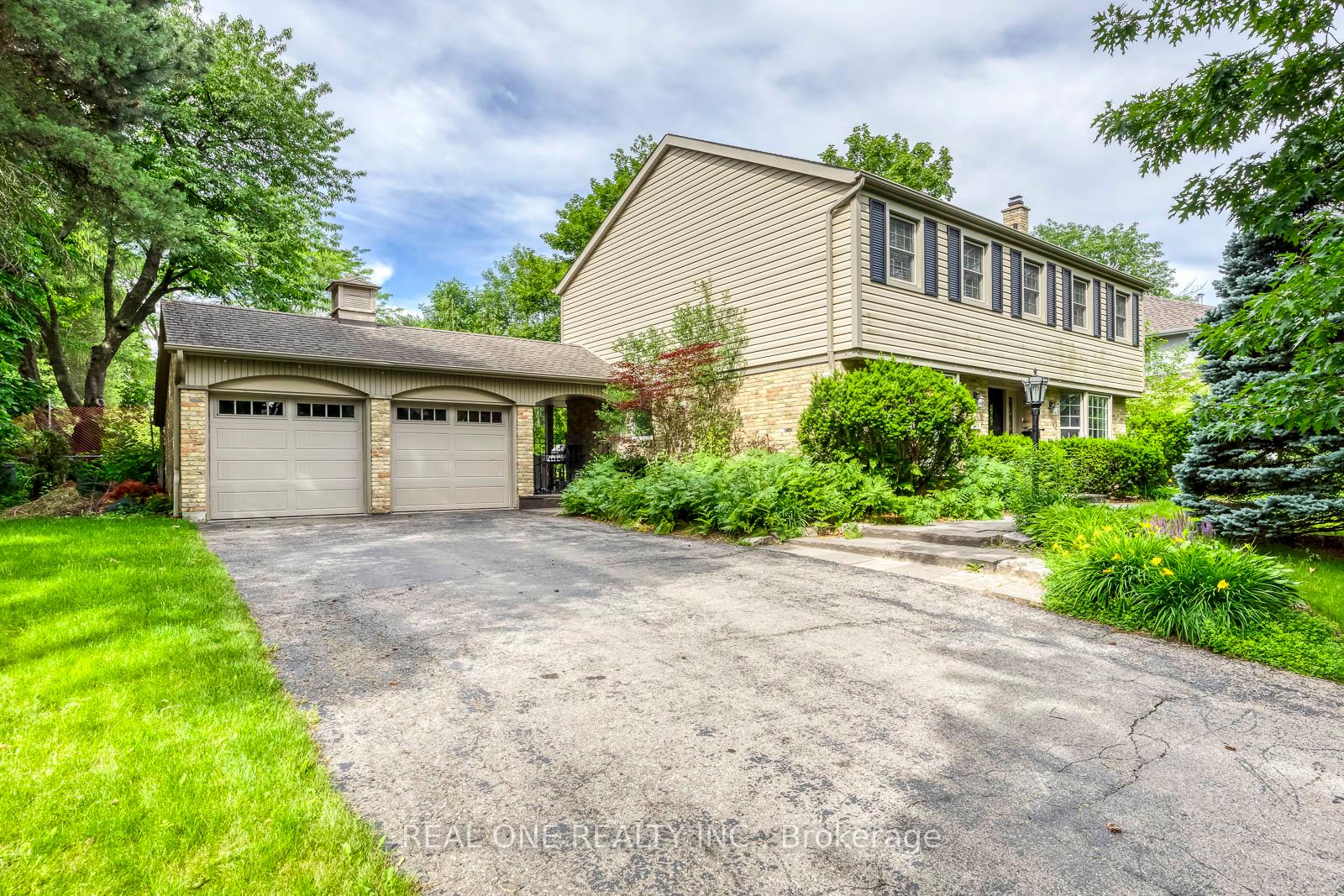 Photo 3 of 120 Blyth Crescent, Oakville, Ford — HOMEH