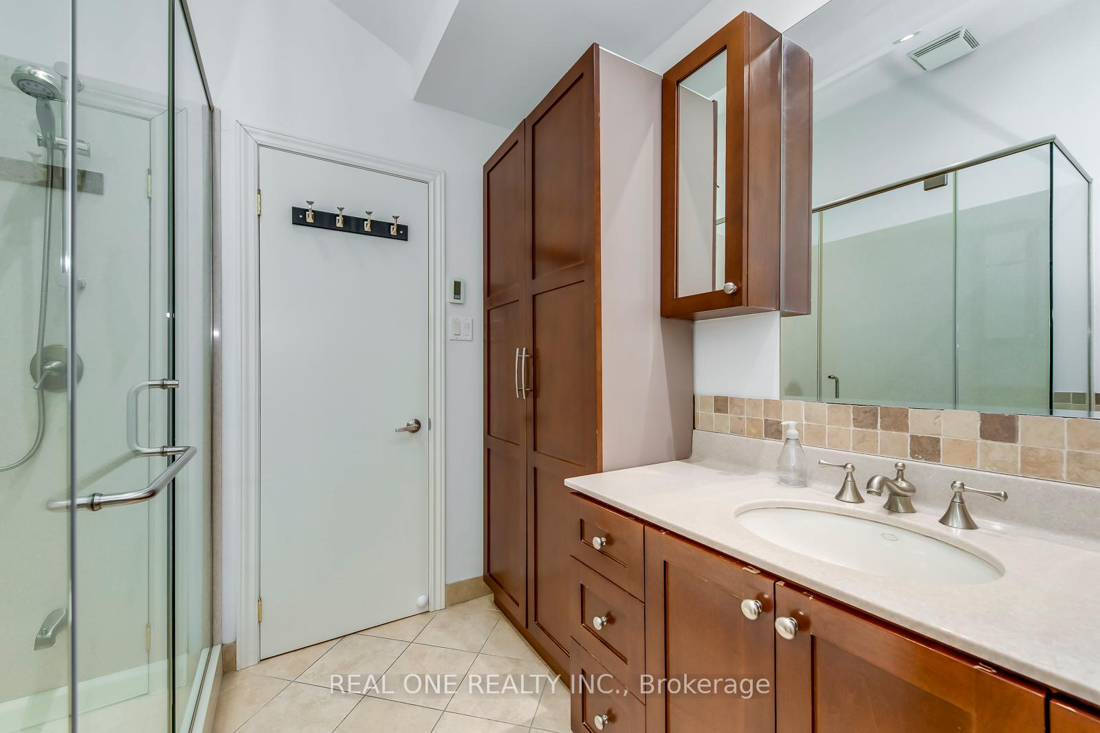 Photo 23 of 120 Blyth Crescent, Oakville, Ford — HOMEH