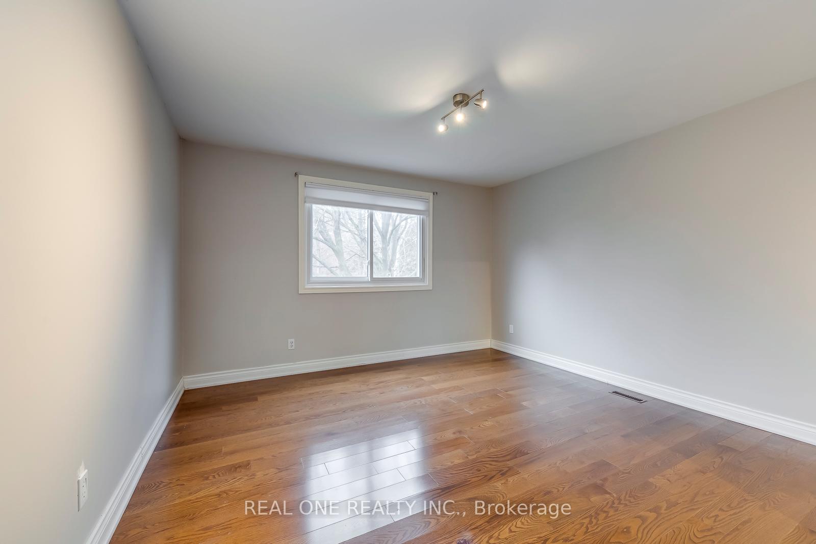 Photo 28 of 120 Blyth Crescent, Oakville, Ford — HOMEH