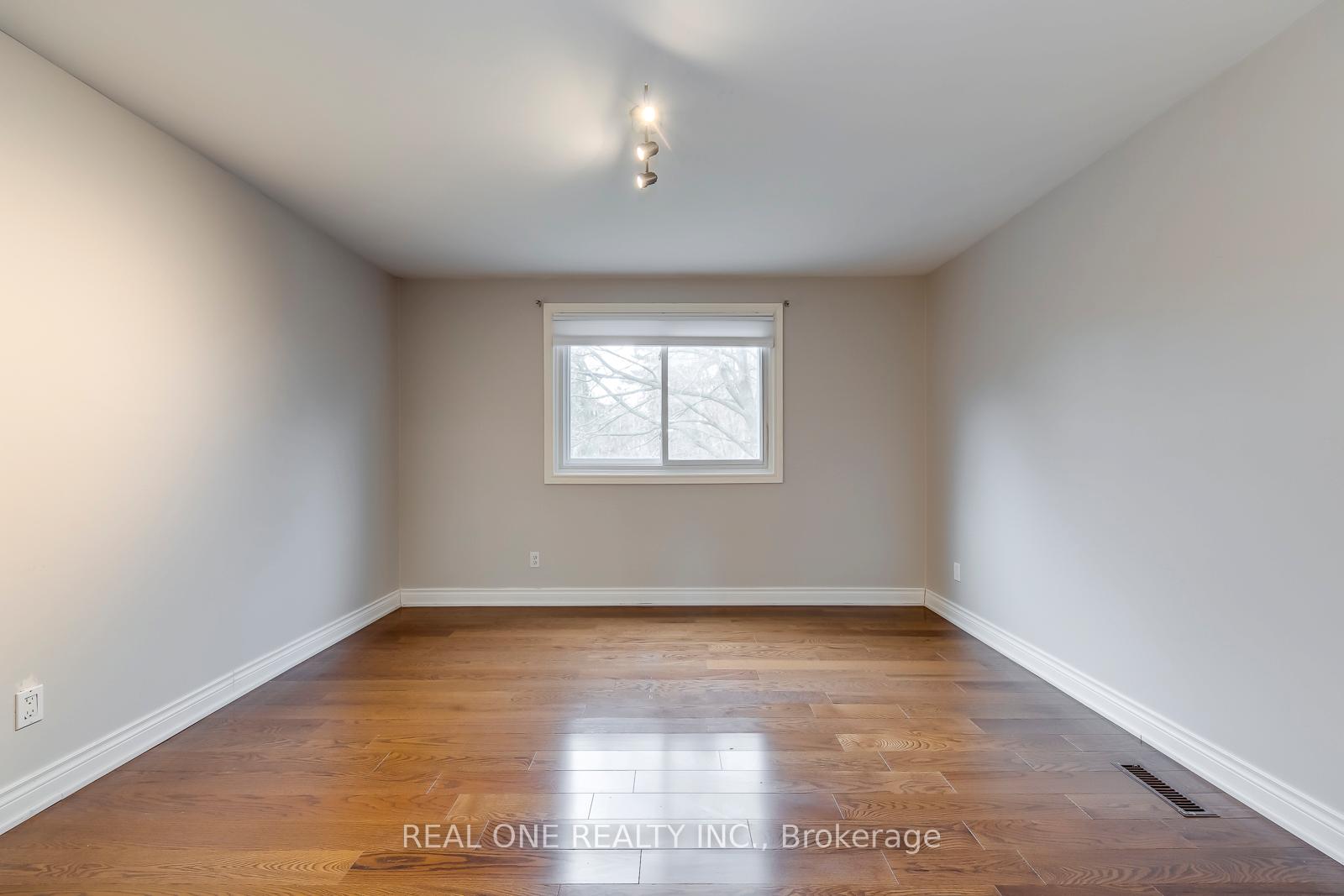 Photo 29 of 120 Blyth Crescent, Oakville, Ford — HOMEH