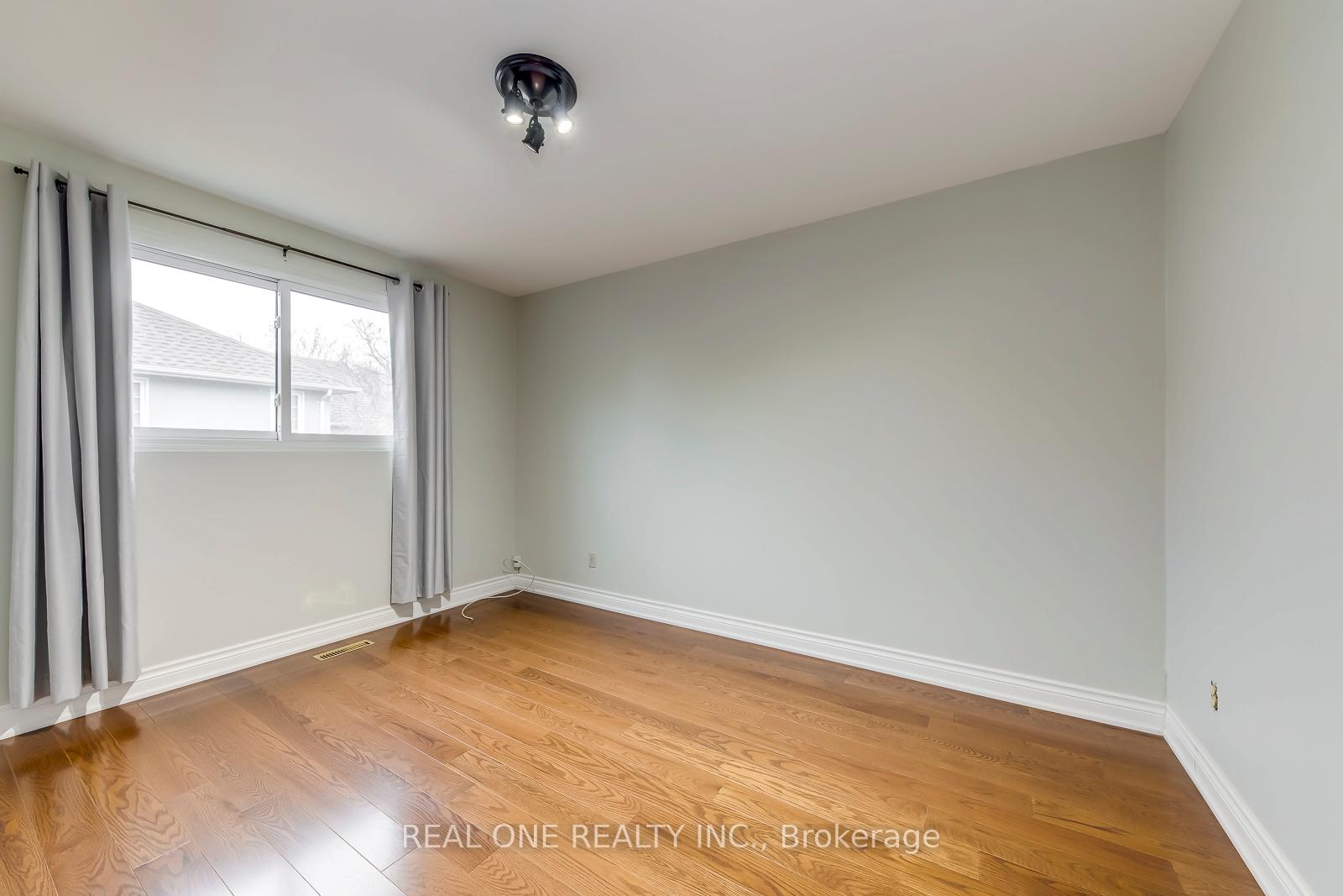 Photo 30 of 120 Blyth Crescent, Oakville, Ford — HOMEH