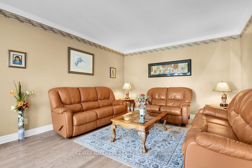 Photo 11 of 1687 Orford Crescent, Ottawa, Fallingbrook/Pineridge — HOMEH