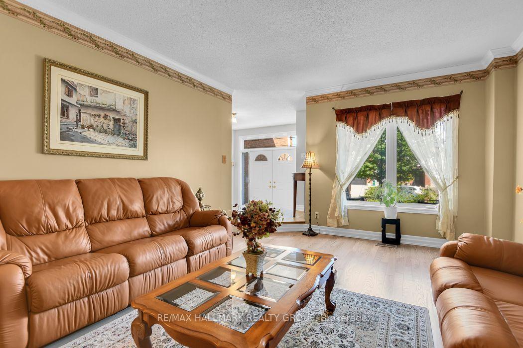 Photo 12 of 1687 Orford Crescent, Ottawa, Fallingbrook/Pineridge — HOMEH