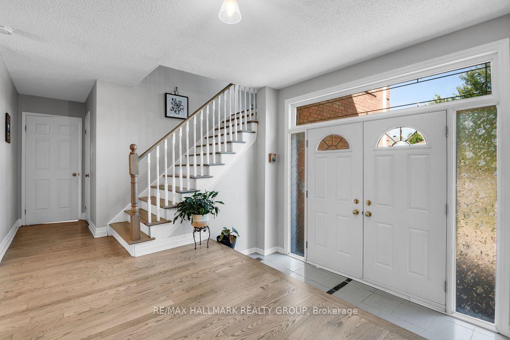 Photo 15 of 1687 Orford Crescent, Ottawa, Fallingbrook/Pineridge — HOMEH