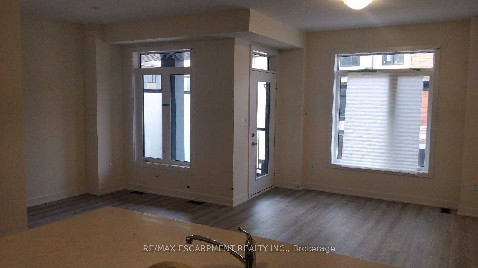 Photo 3 of Unit 122, 590 North Service Road E, Hamilton, Lakeshore — HOMEH
