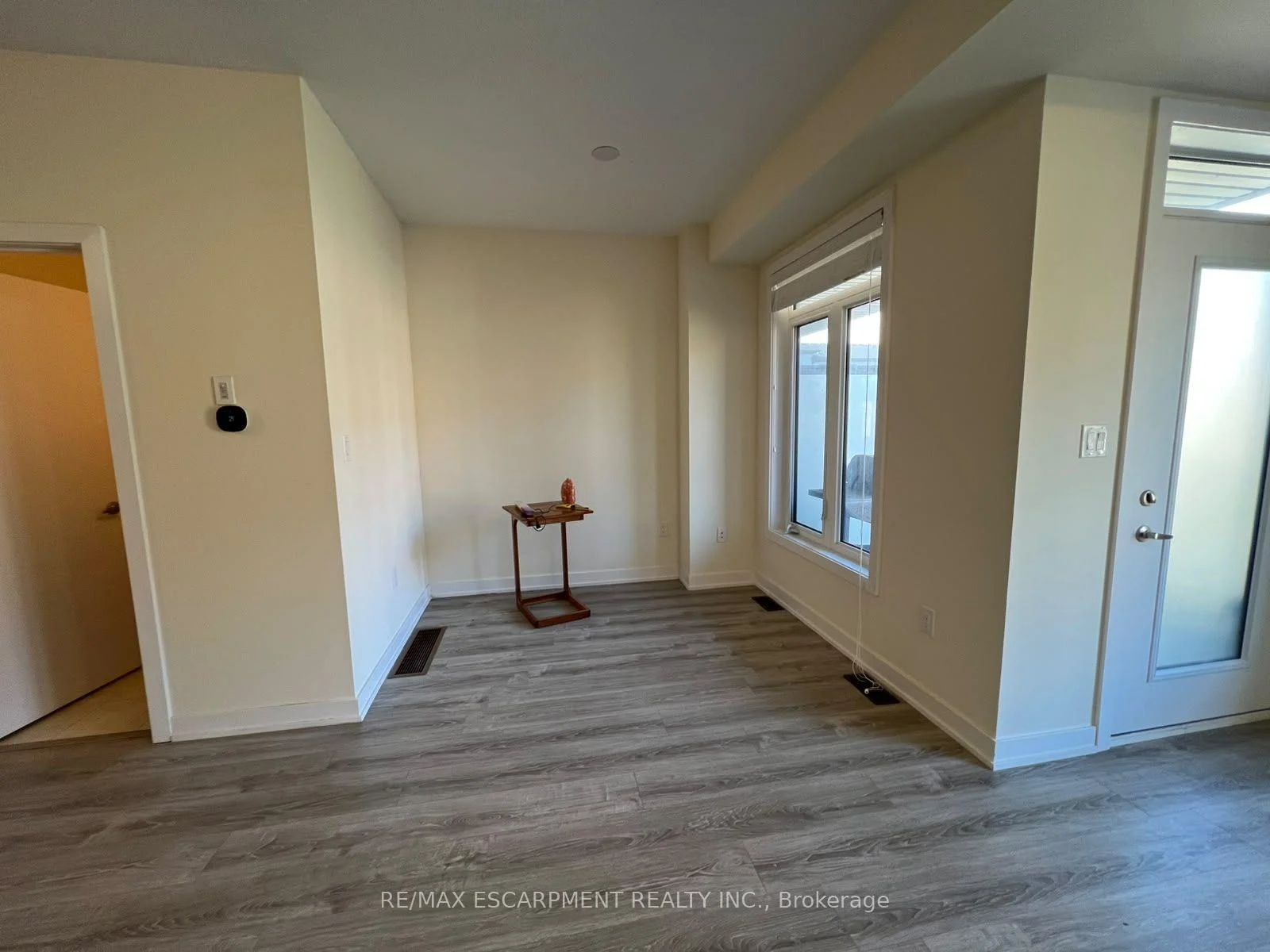 Photo 8 of Unit 122, 590 North Service Road E, Hamilton, Lakeshore — HOMEH