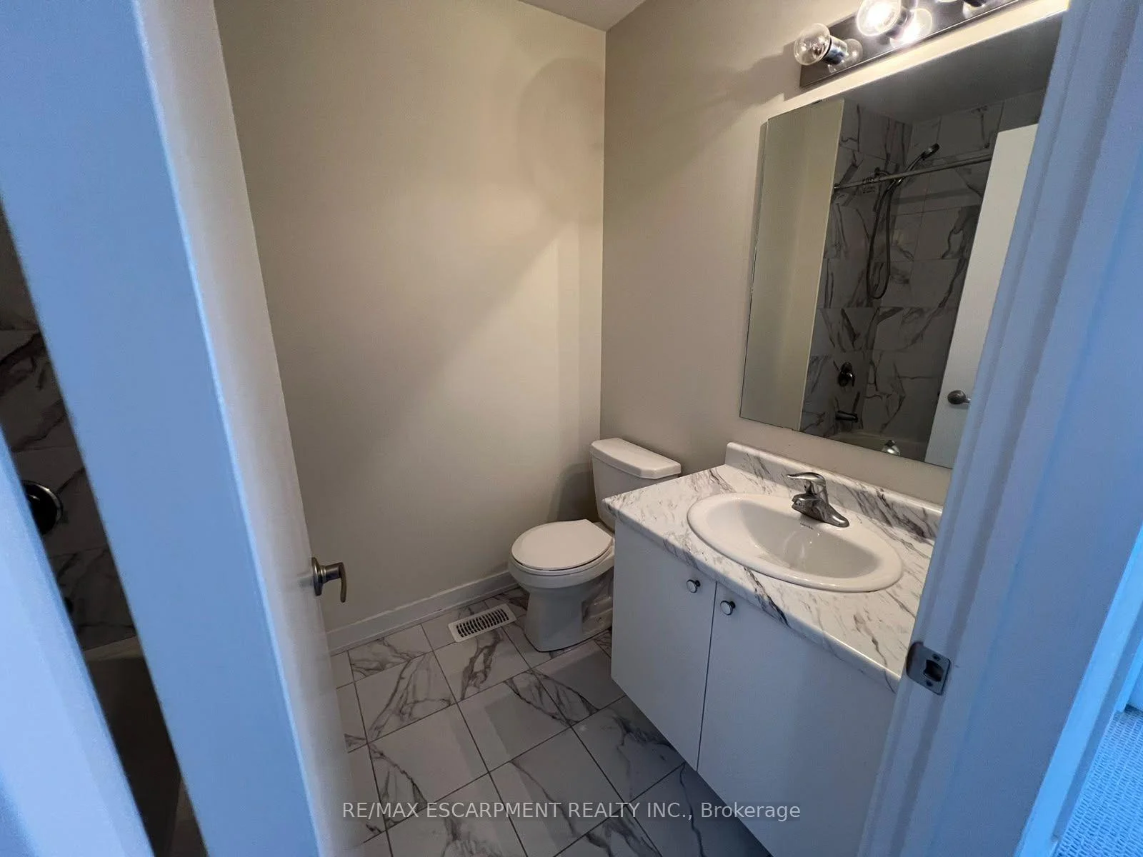 Photo 11 of Unit 122, 590 North Service Road E, Hamilton, Lakeshore — HOMEH