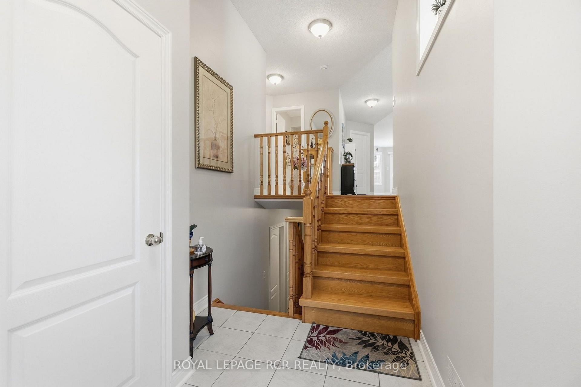 Photo 4 of 65 Royalton Drive, Caledon, Bolton East — HOMEH