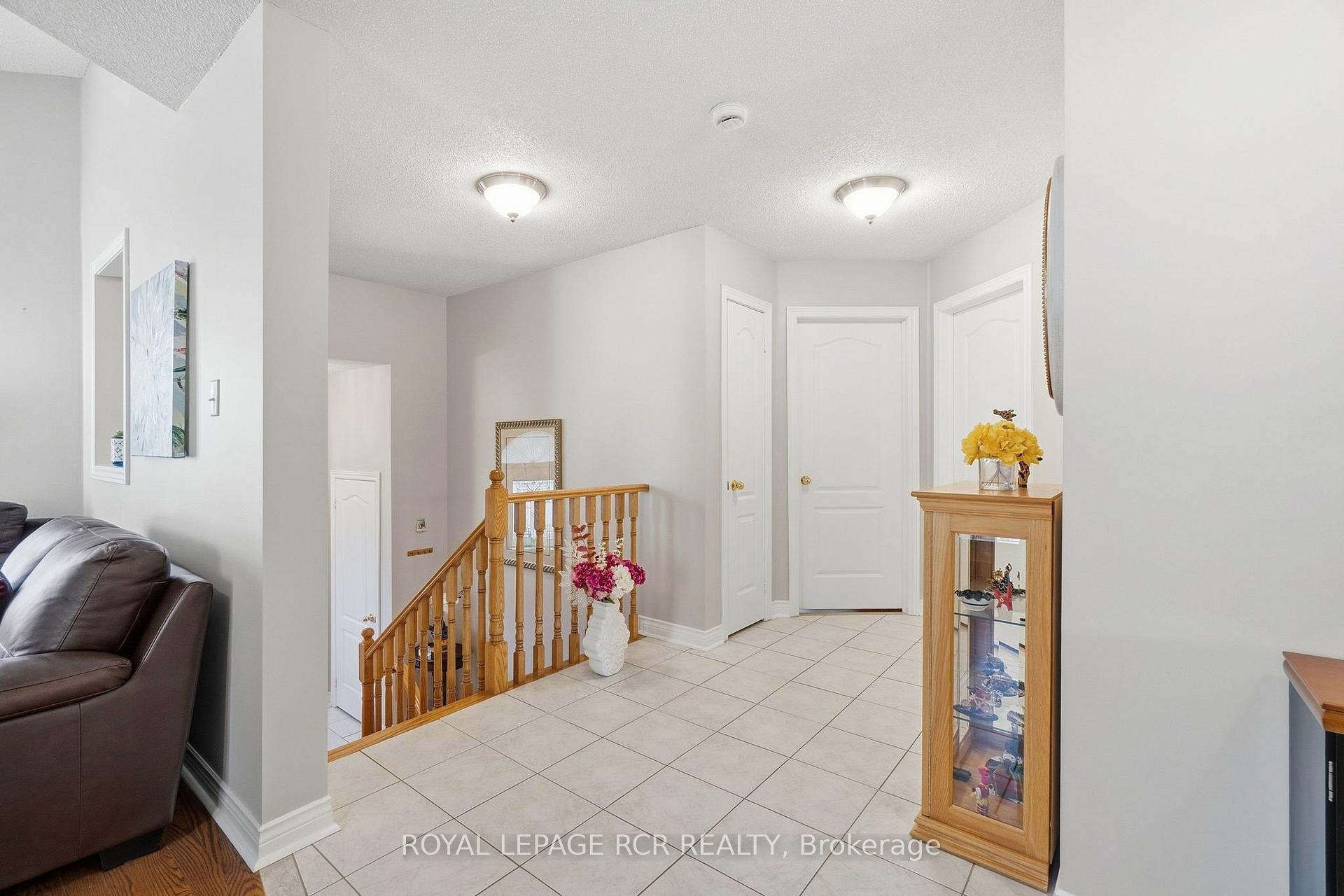 Photo 5 of 65 Royalton Drive, Caledon, Bolton East — HOMEH