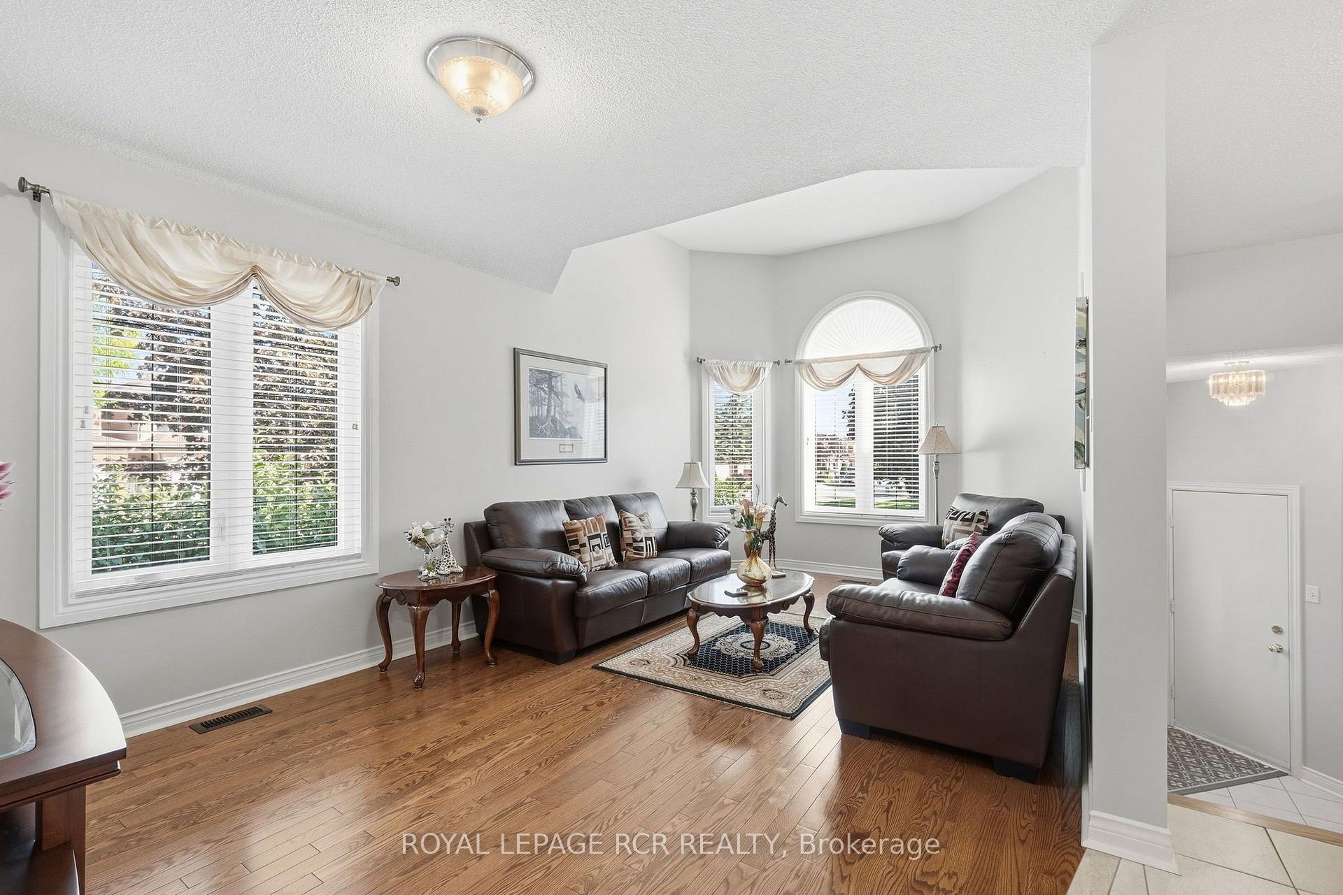 Photo 7 of 65 Royalton Drive, Caledon, Bolton East — HOMEH