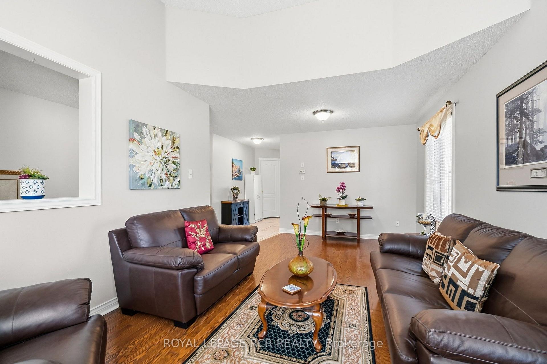 Photo 8 of 65 Royalton Drive, Caledon, Bolton East — HOMEH