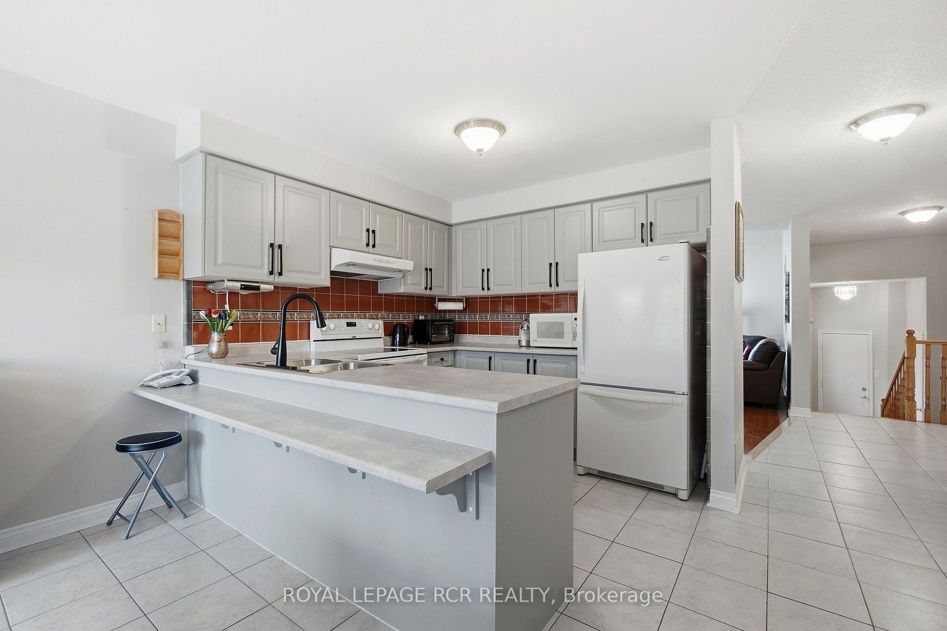Photo 9 of 65 Royalton Drive, Caledon, Bolton East — HOMEH