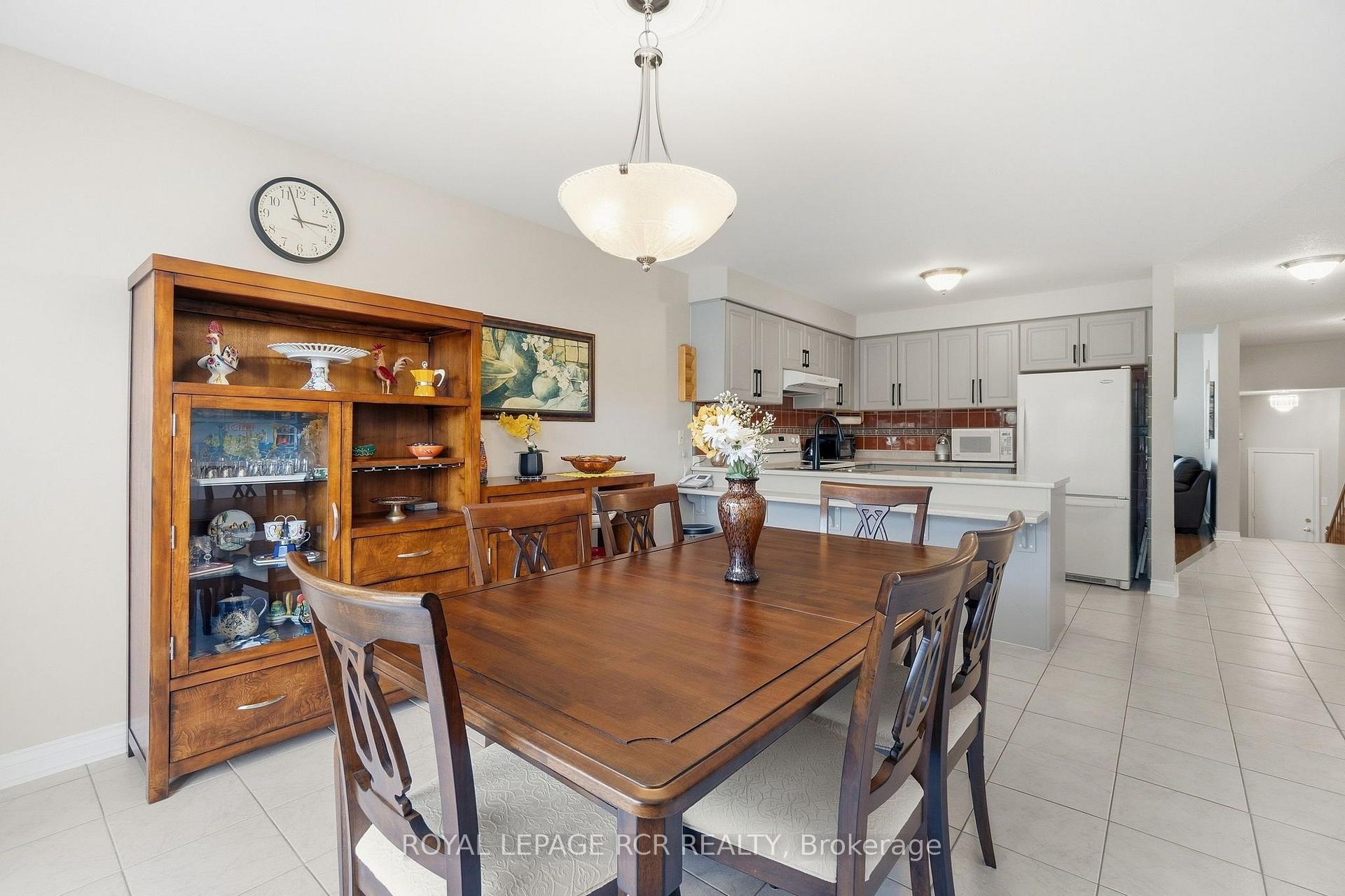 Photo 12 of 65 Royalton Drive, Caledon, Bolton East — HOMEH