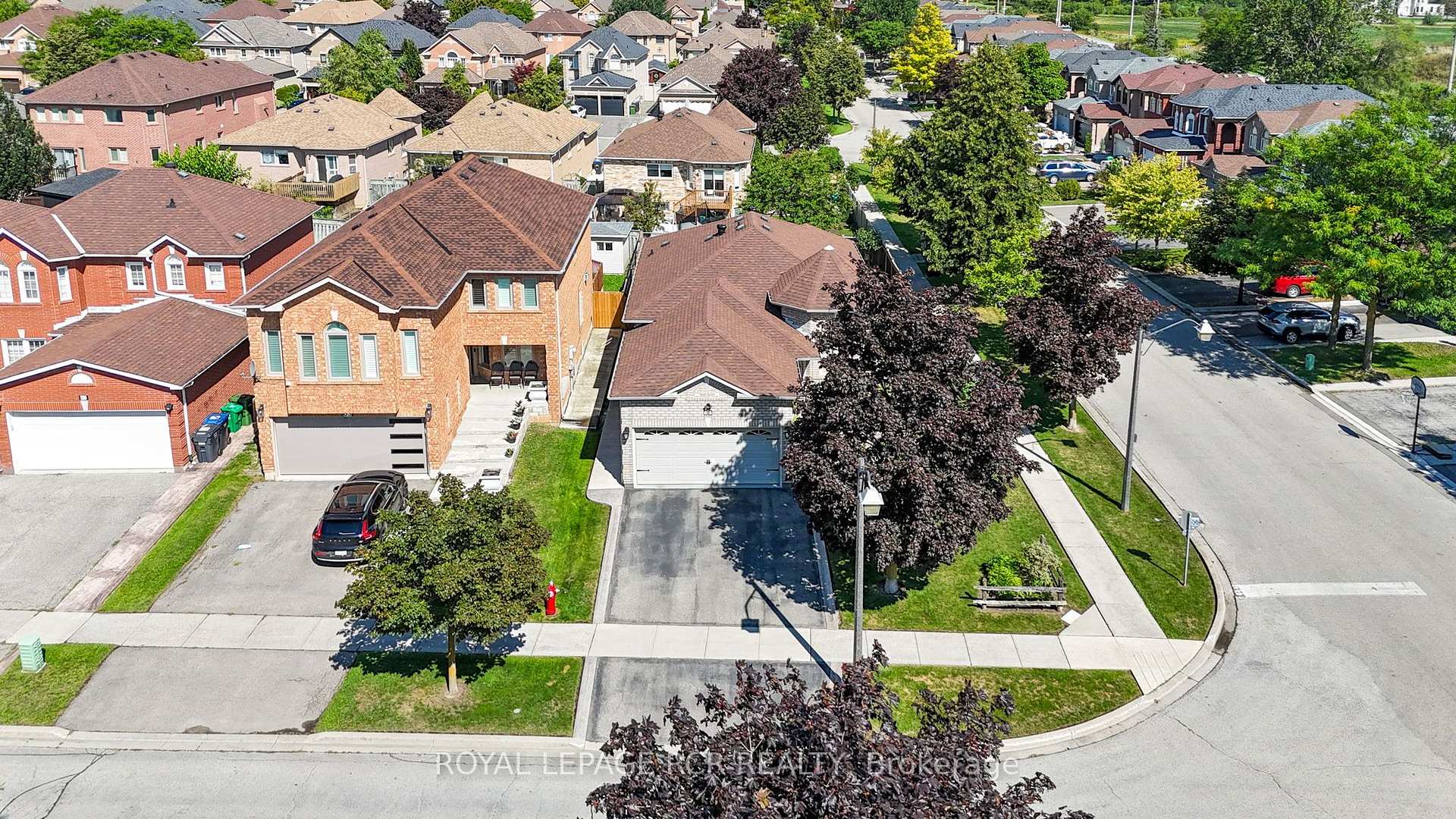 Photo 41 of 65 Royalton Drive, Caledon, Bolton East — HOMEH