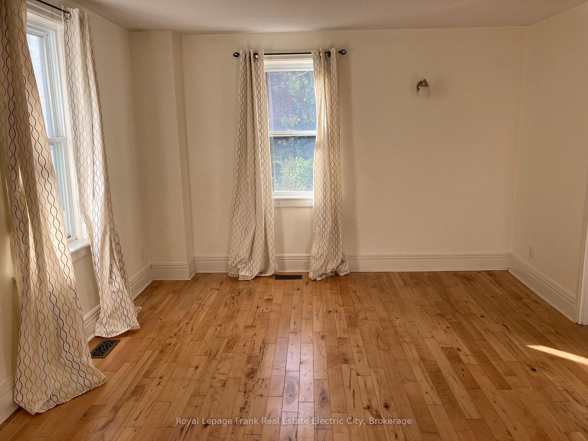 Photo 29 of 733-735 Bethune Street N, Peterborough, Northcrest Ward 5 — HOMEH