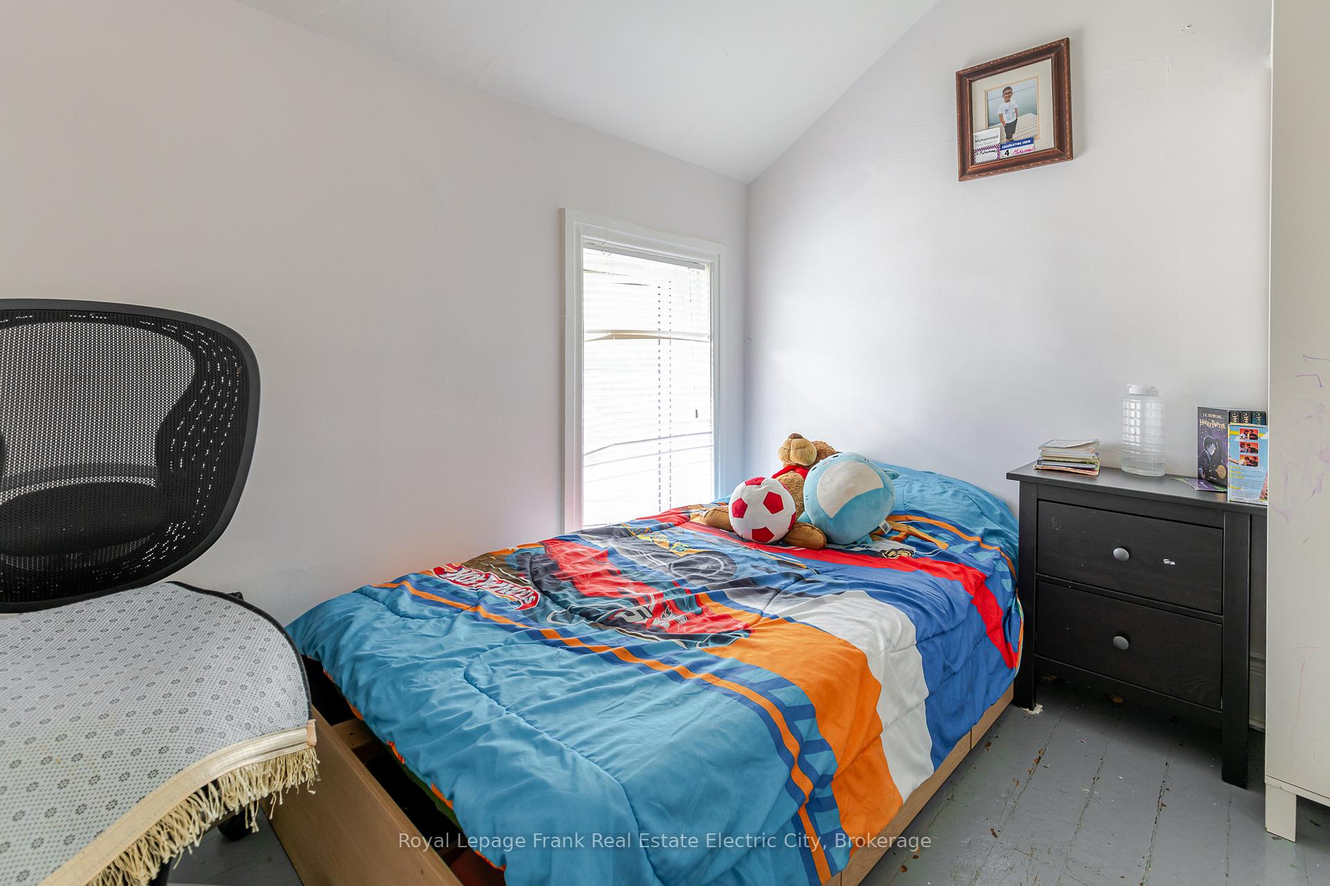 Photo 43 of 733-735 Bethune Street N, Peterborough, Northcrest Ward 5 — HOMEH