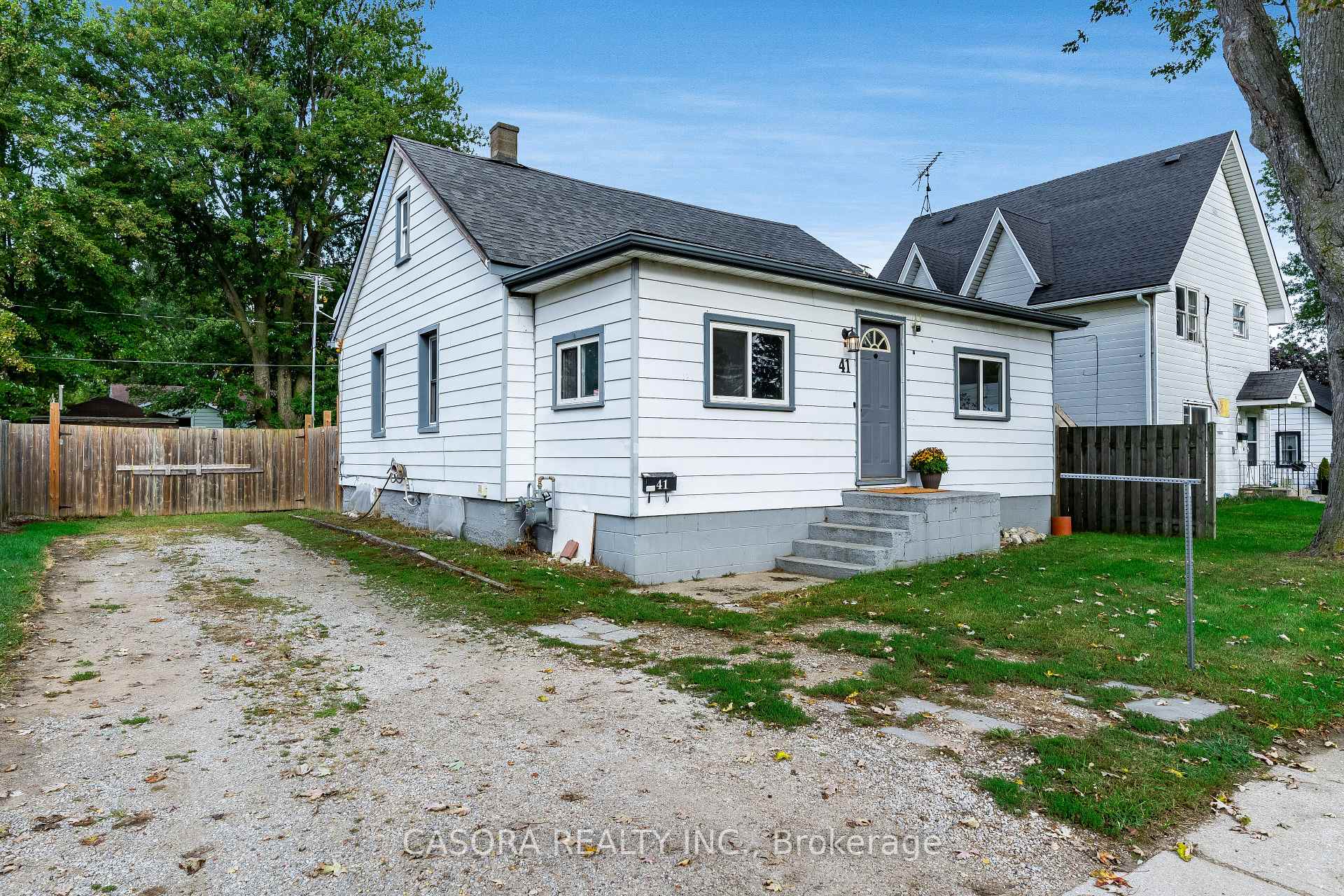 Photo 2 of 41 Westmoreland Avenue, Leamington — HOMEH