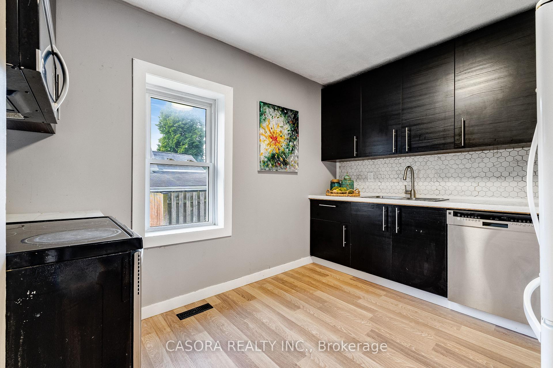 Photo 6 of 41 Westmoreland Avenue, Leamington — HOMEH