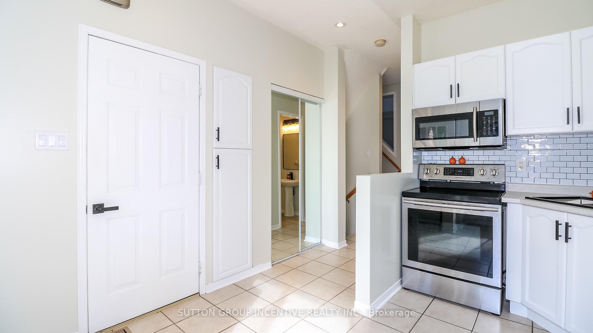 Photo 7 of 15 Bruce Crescent, Barrie, Bayshore — HOMEH