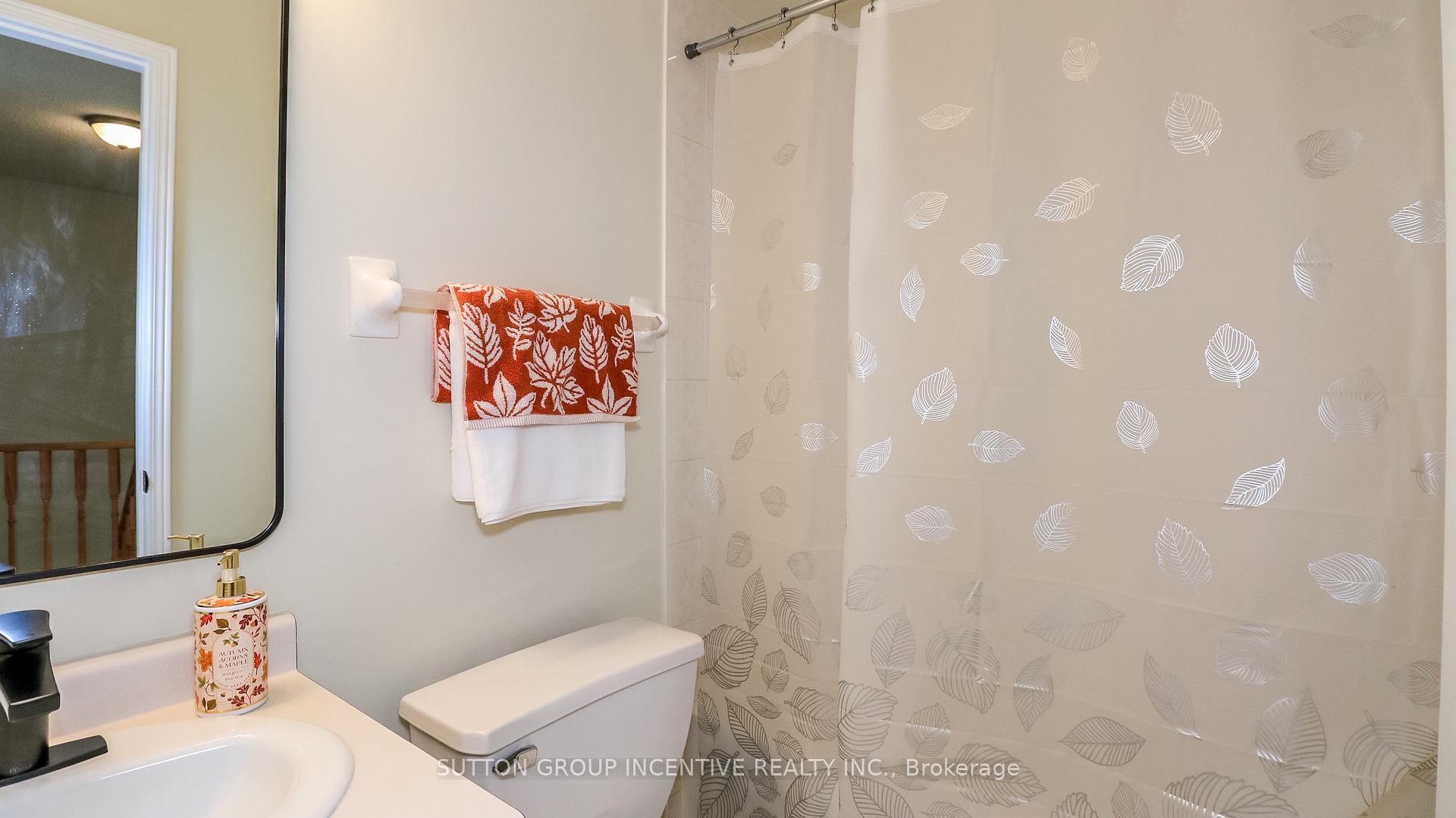 Photo 23 of 15 Bruce Crescent, Barrie, Bayshore — HOMEH