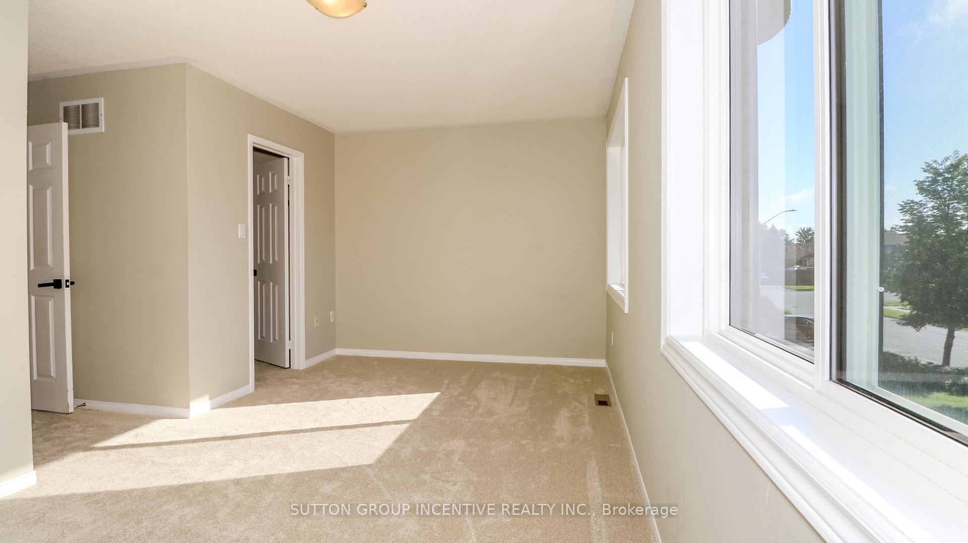 Photo 24 of 15 Bruce Crescent, Barrie, Bayshore — HOMEH