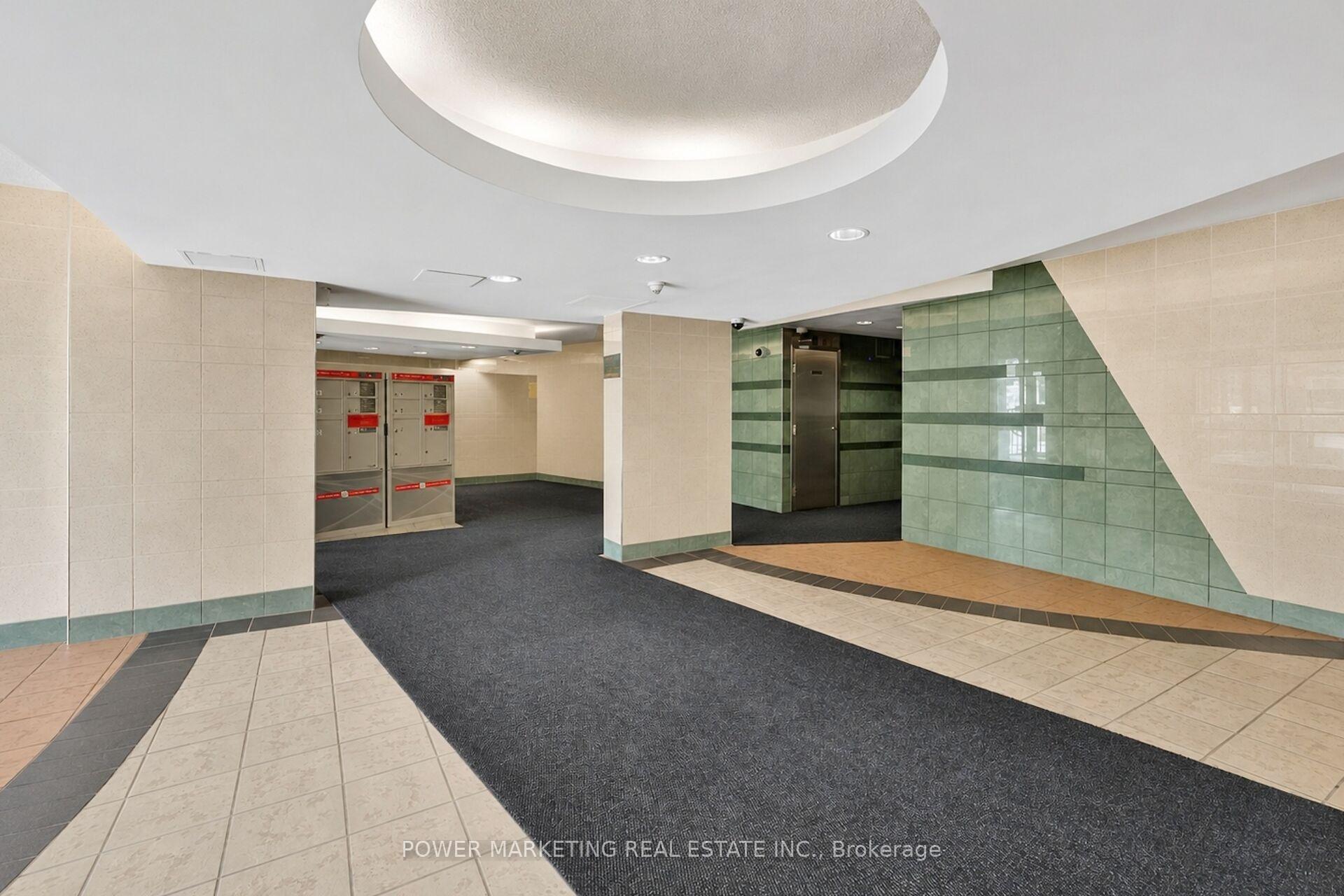 Photo 3 of Unit 810, 2020 Jasmine Crescent, Ottawa, Beacon Hill South — HOMEH