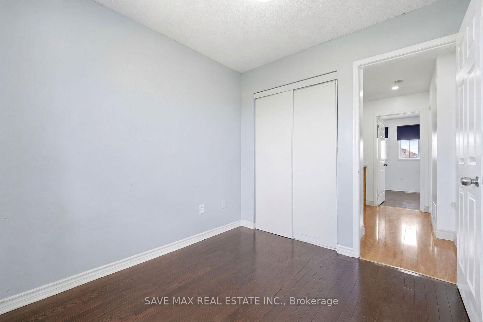 Photo 11 of 39 Caruso Drive, Brampton, Fletcher's West — HOMEH
