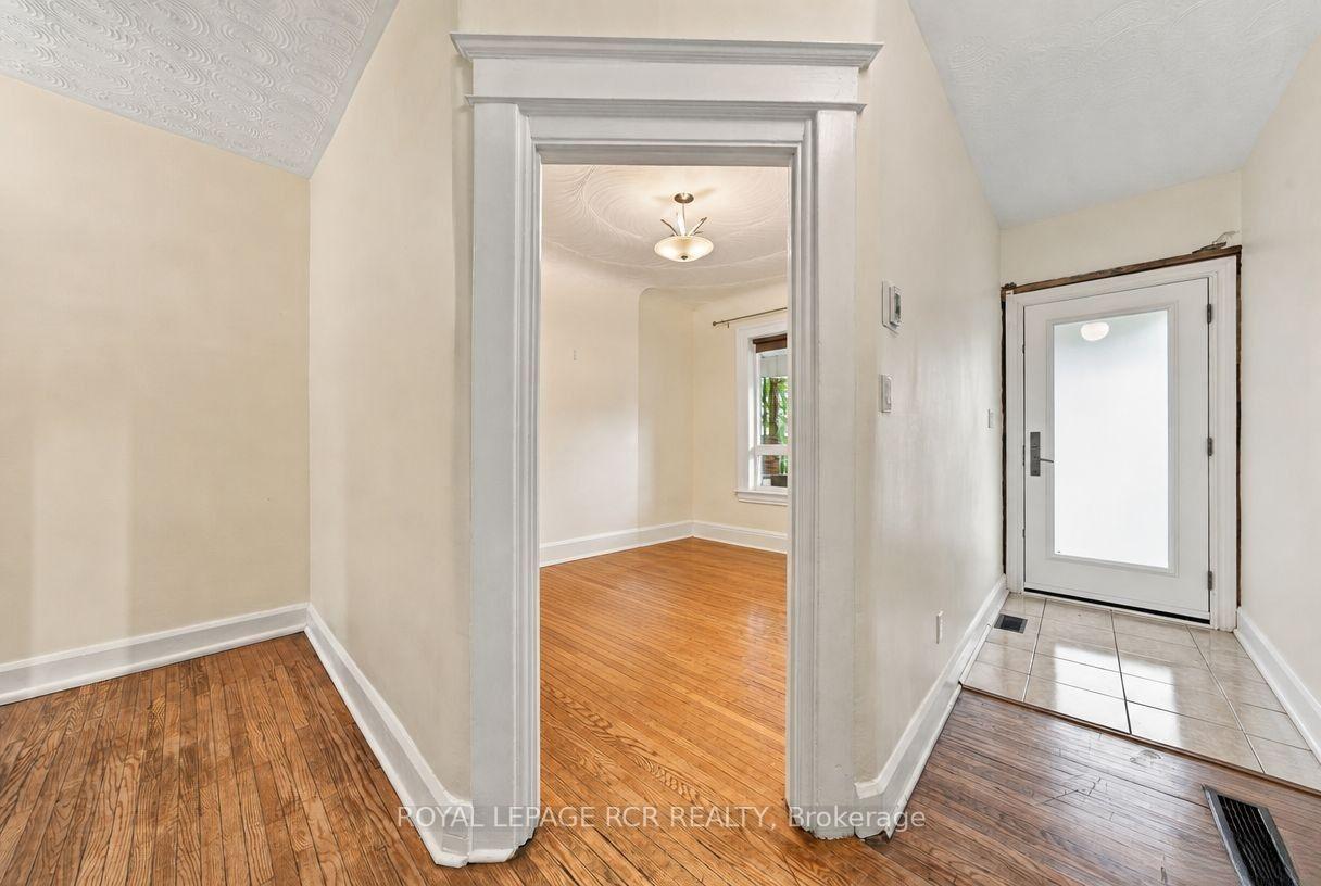 Photo 7 of 964 Shaw Street, Toronto, Dovercourt-Wallace Emerson-Junction — HOMEH