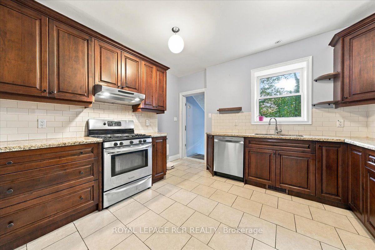 Photo 15 of 964 Shaw Street, Toronto, Dovercourt-Wallace Emerson-Junction — HOMEH