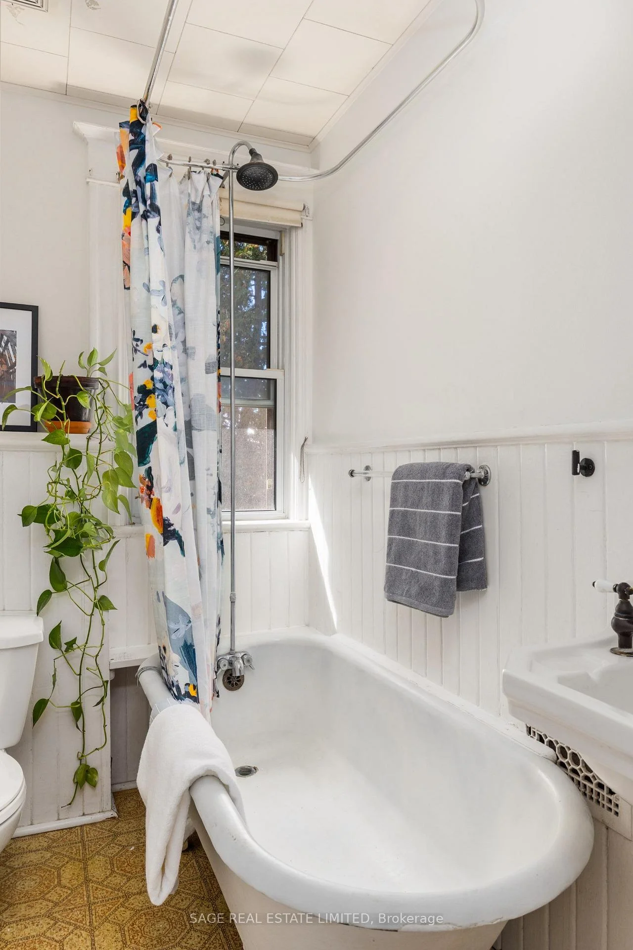 Photo 12 of 130 West Lodge Avenue, Toronto, Roncesvalles — HOMEH