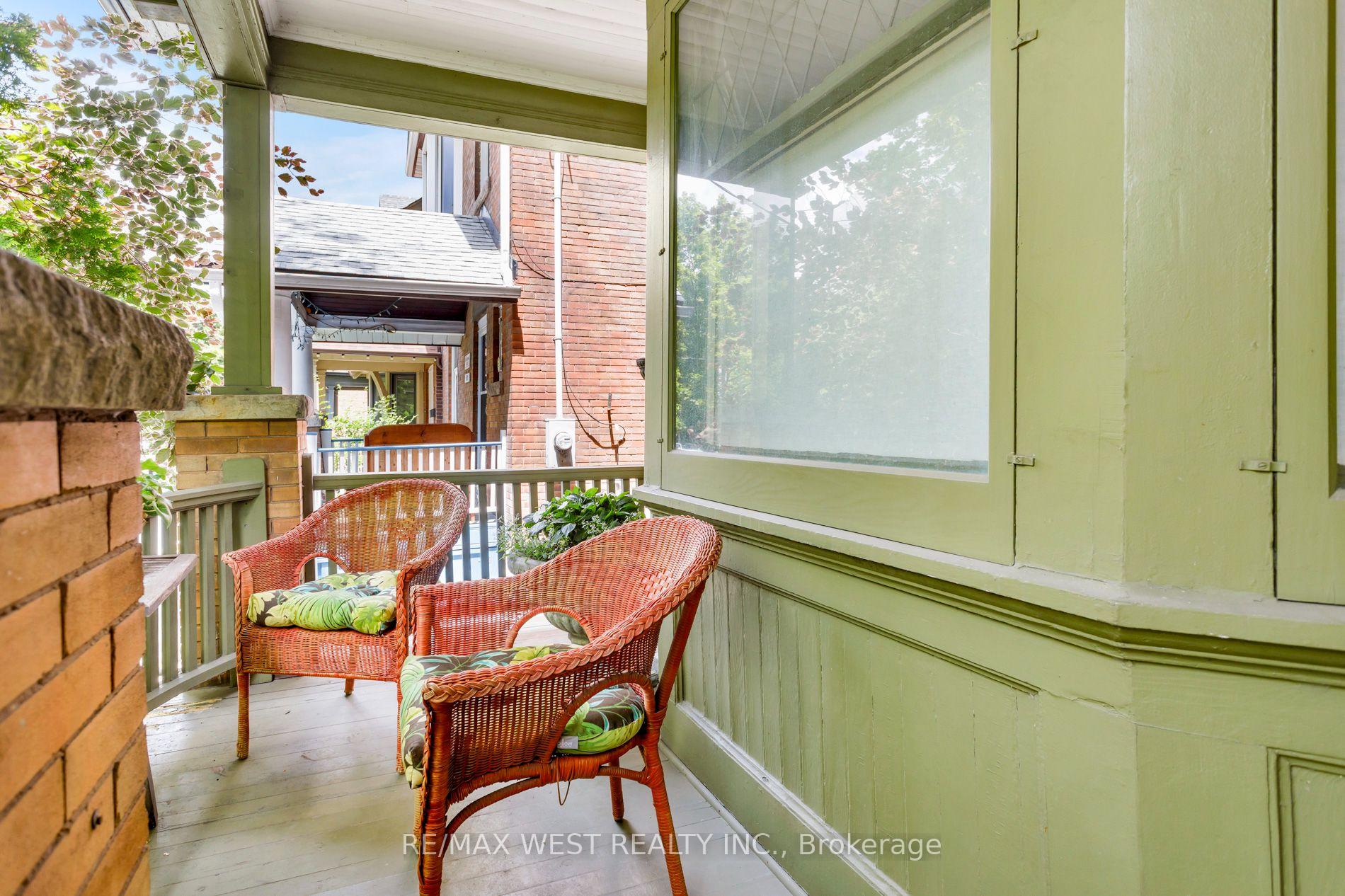 Photo 5 of 499 Parkside Drive, Toronto, High Park-Swansea — HOMEH