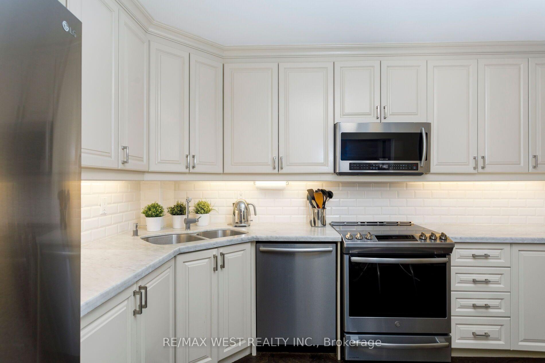 Photo 31 of 499 Parkside Drive, Toronto, High Park-Swansea — HOMEH