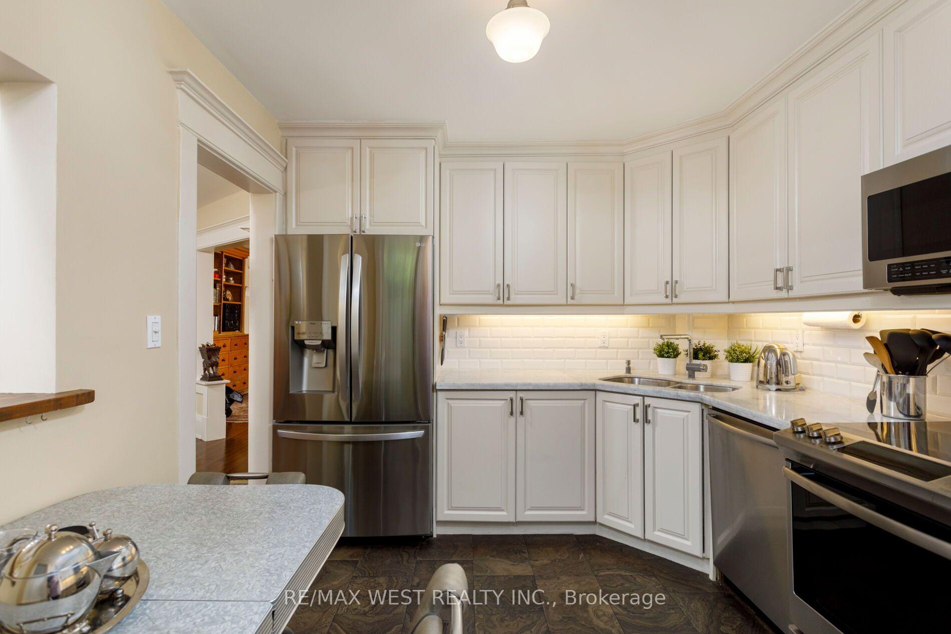 Photo 32 of 499 Parkside Drive, Toronto, High Park-Swansea — HOMEH