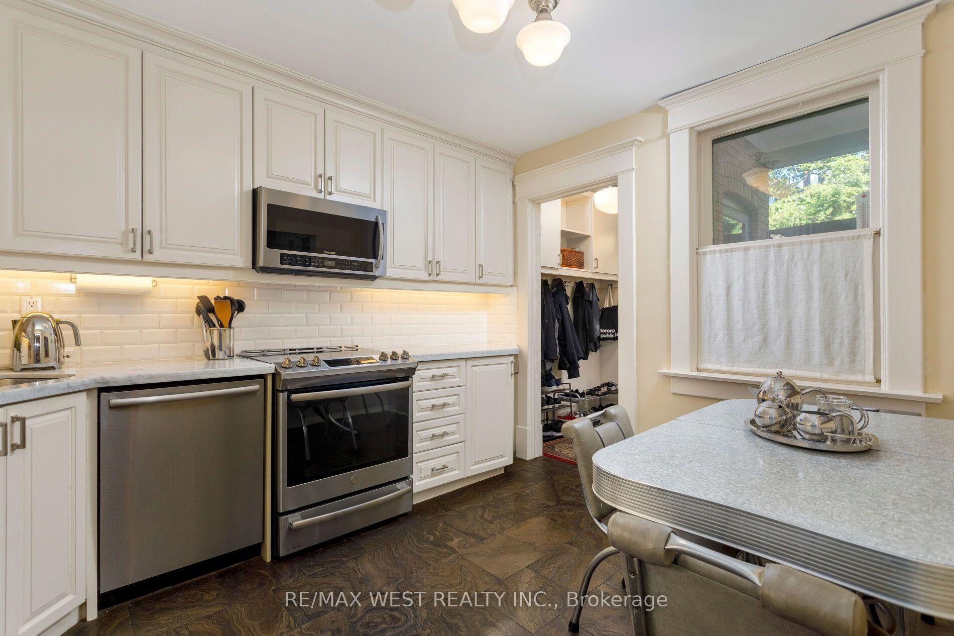 Photo 33 of 499 Parkside Drive, Toronto, High Park-Swansea — HOMEH