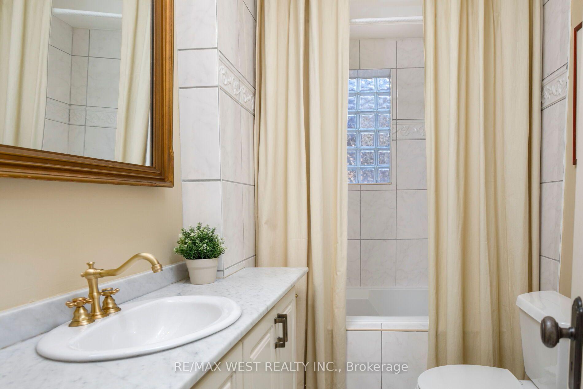 Photo 47 of 499 Parkside Drive, Toronto, High Park-Swansea — HOMEH