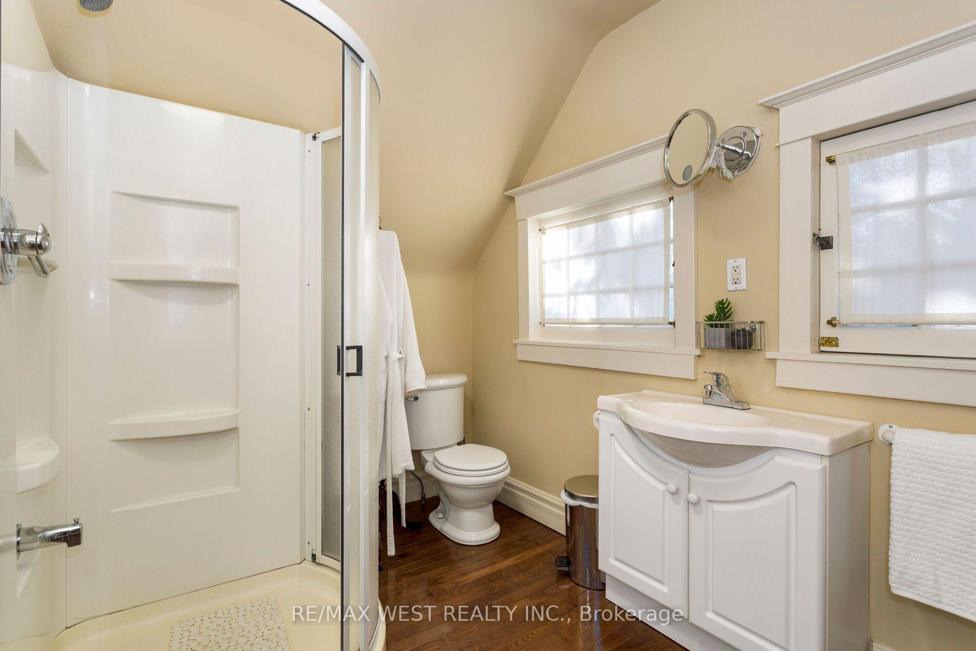 Photo 55 of 499 Parkside Drive, Toronto, High Park-Swansea — HOMEH