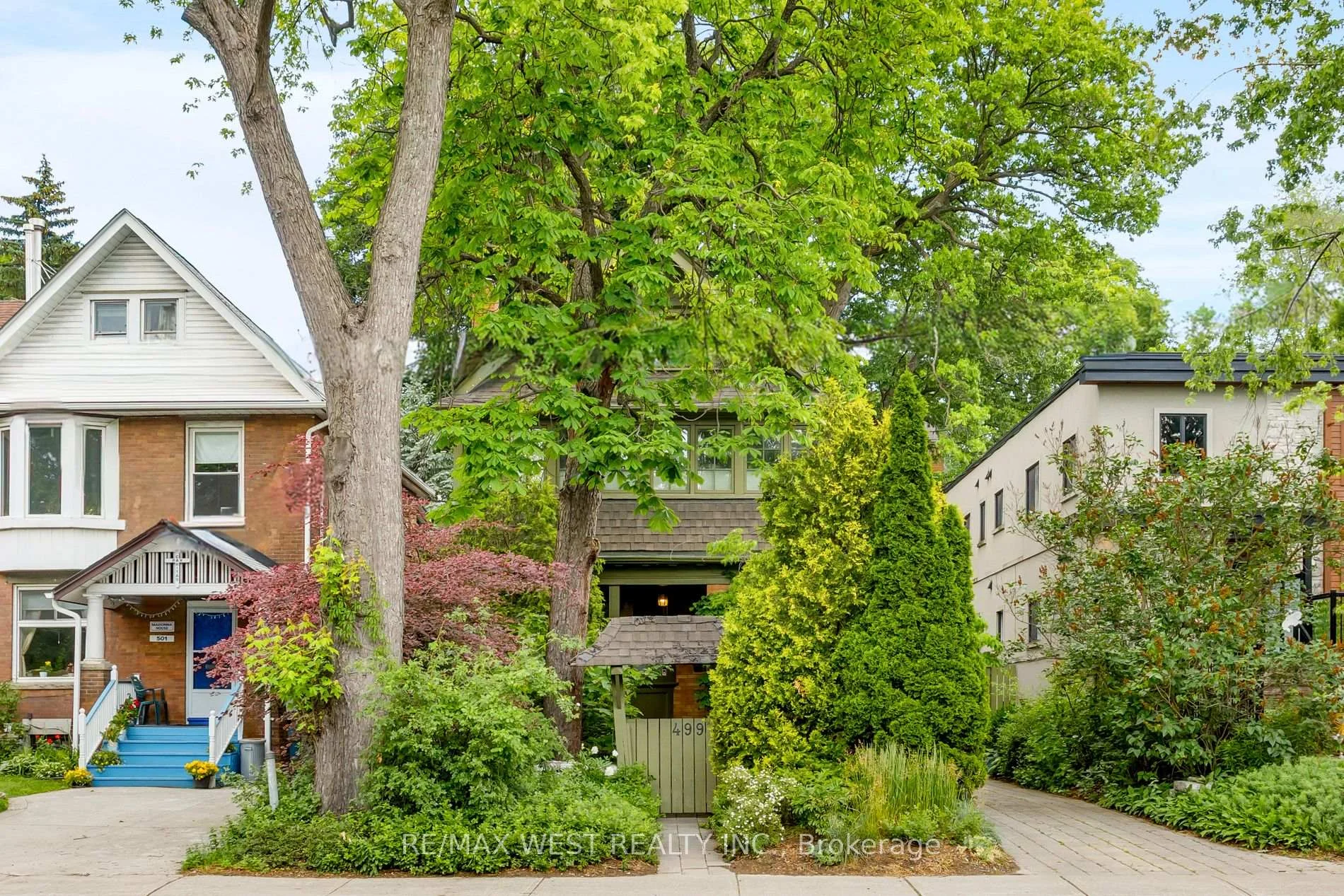 Photo 2 of 499 Parkside Drive, Toronto, High Park-Swansea — HOMEH