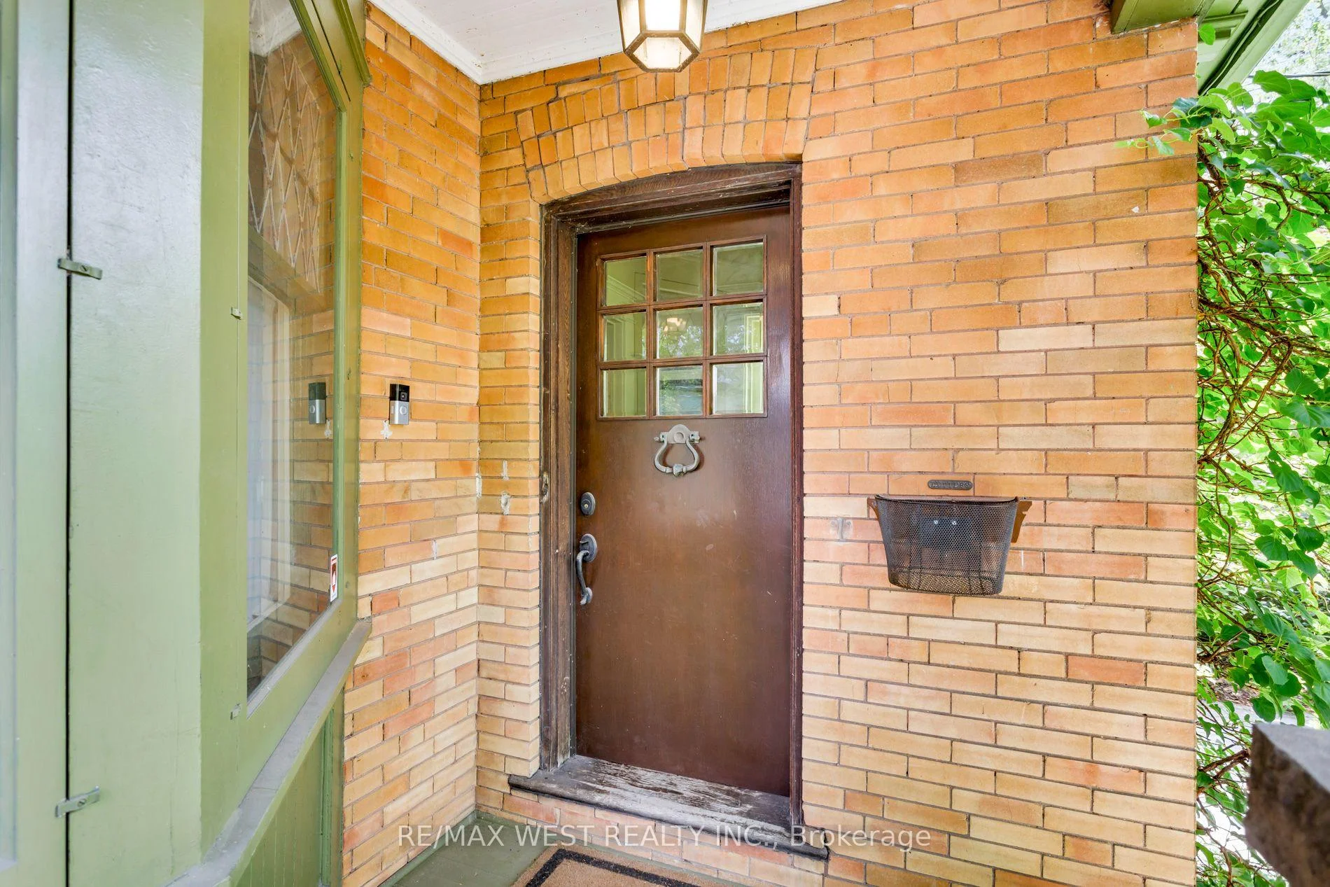 Photo 10 of 499 Parkside Drive, Toronto, High Park-Swansea — HOMEH