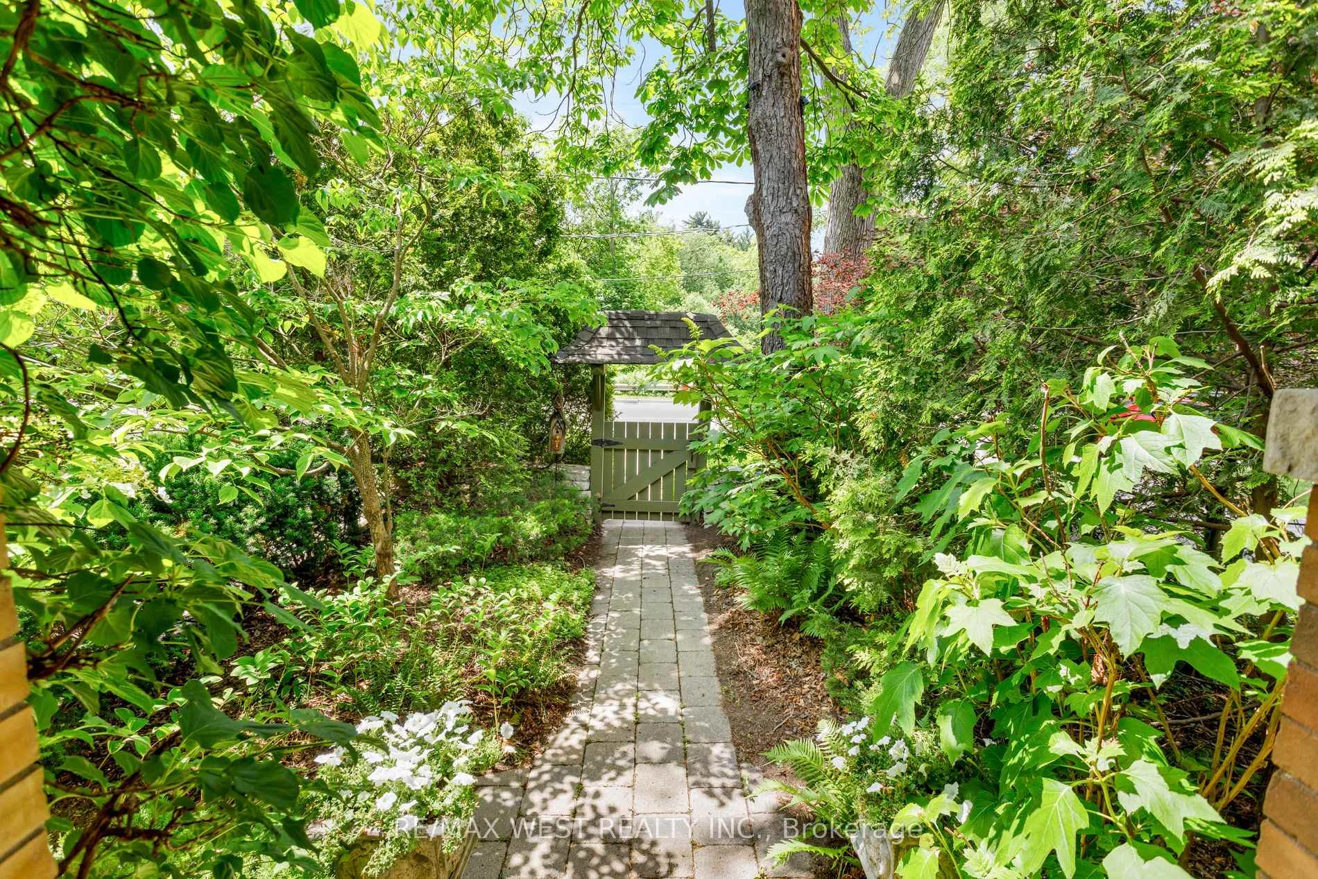 Photo 14 of 499 Parkside Drive, Toronto, High Park-Swansea — HOMEH