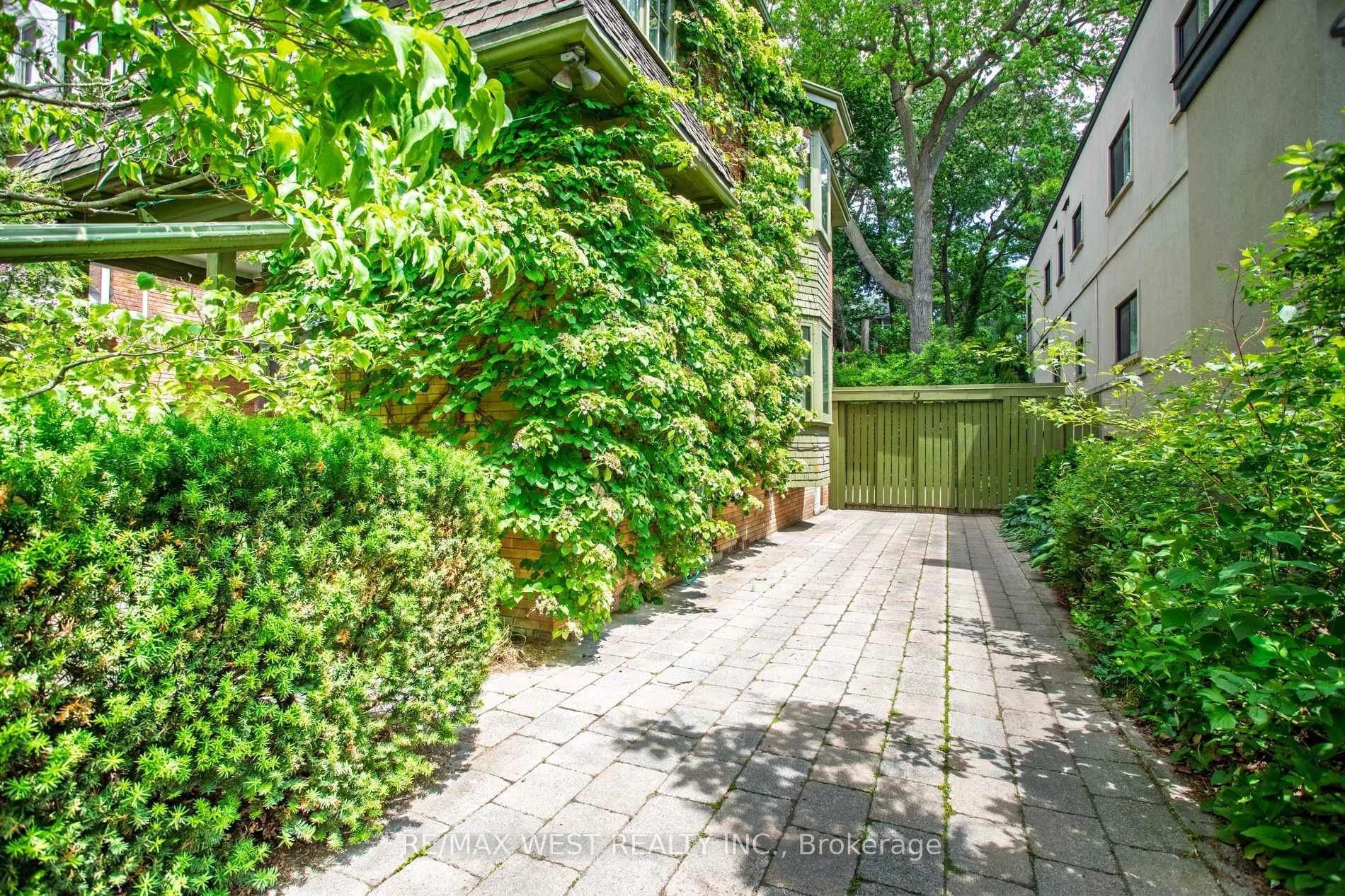 Photo 15 of 499 Parkside Drive, Toronto, High Park-Swansea — HOMEH