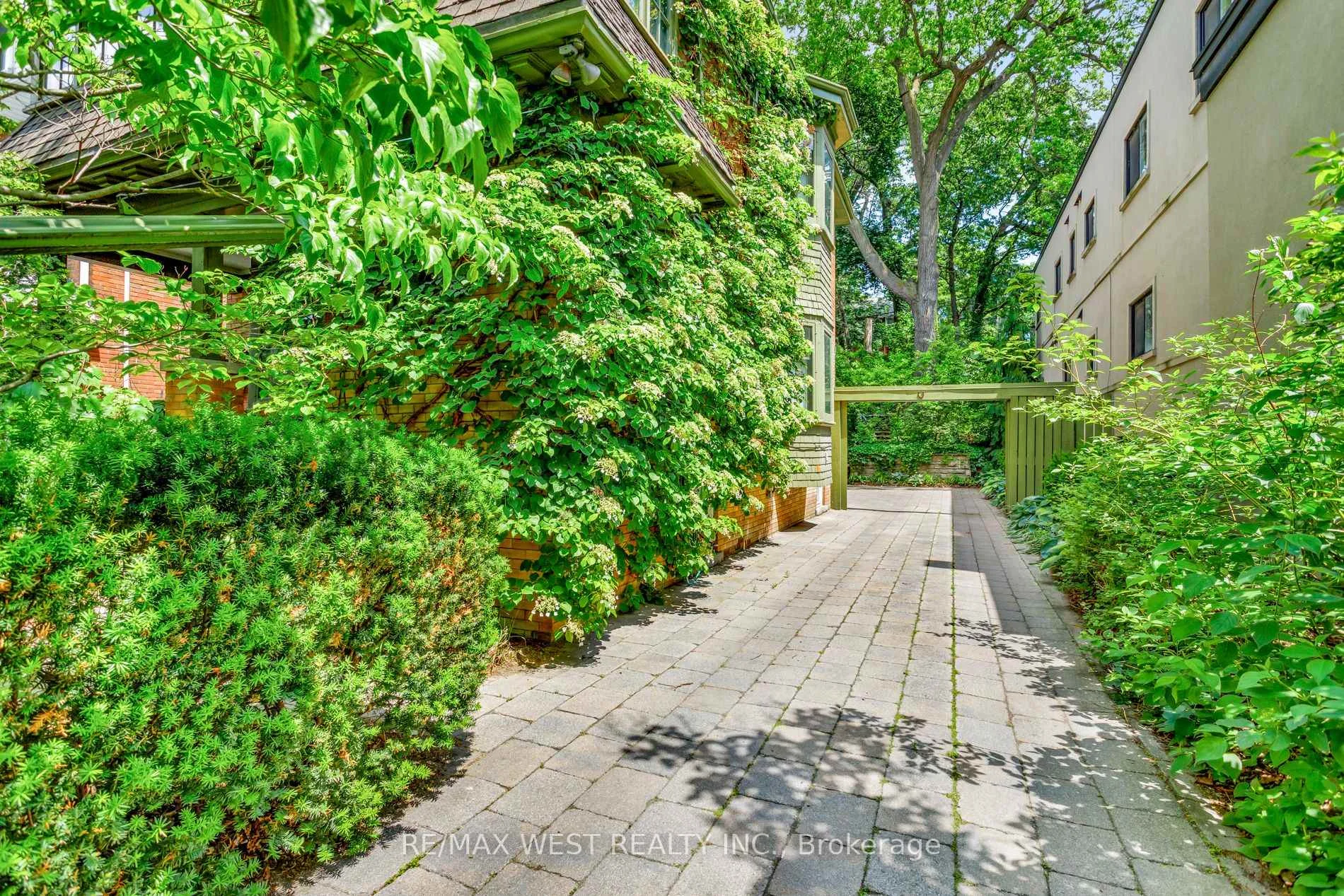 Photo 28 of 499 Parkside Drive, Toronto, High Park-Swansea — HOMEH