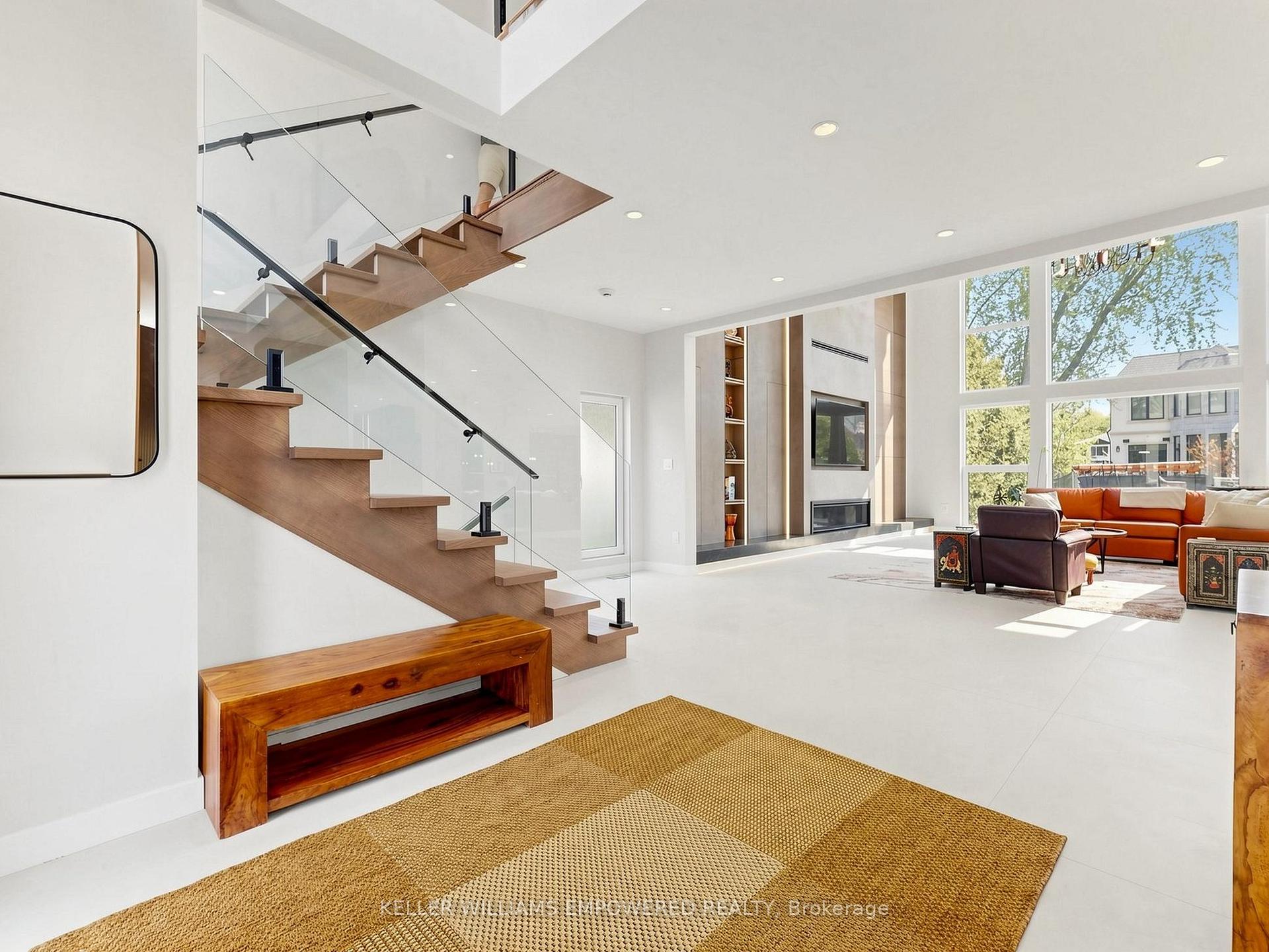 Photo 6 of 49 Fergus Avenue, Richmond Hill, Oak Ridges Lake Wilcox — HOMEH