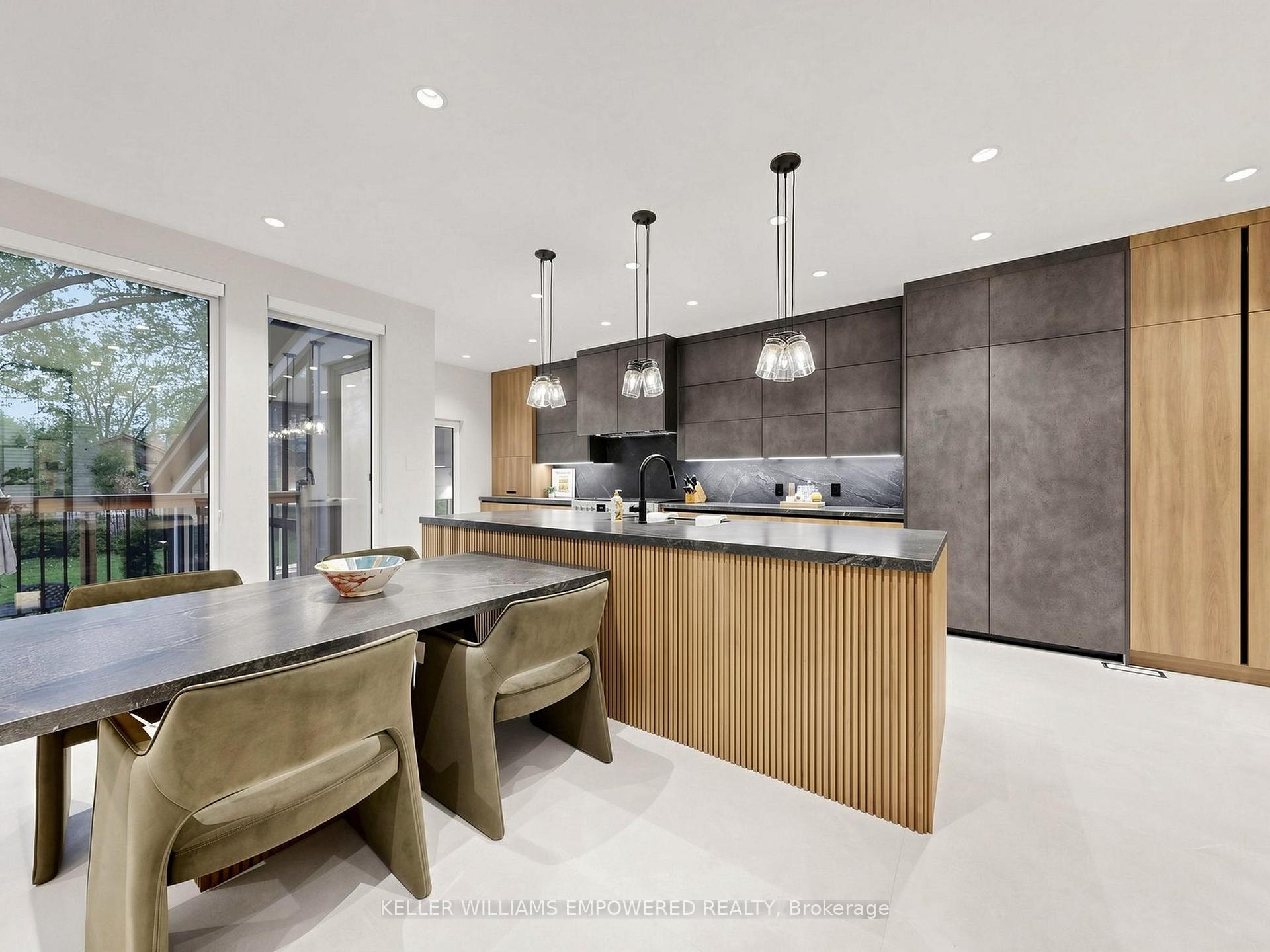 Photo 11 of 49 Fergus Avenue, Richmond Hill, Oak Ridges Lake Wilcox — HOMEH