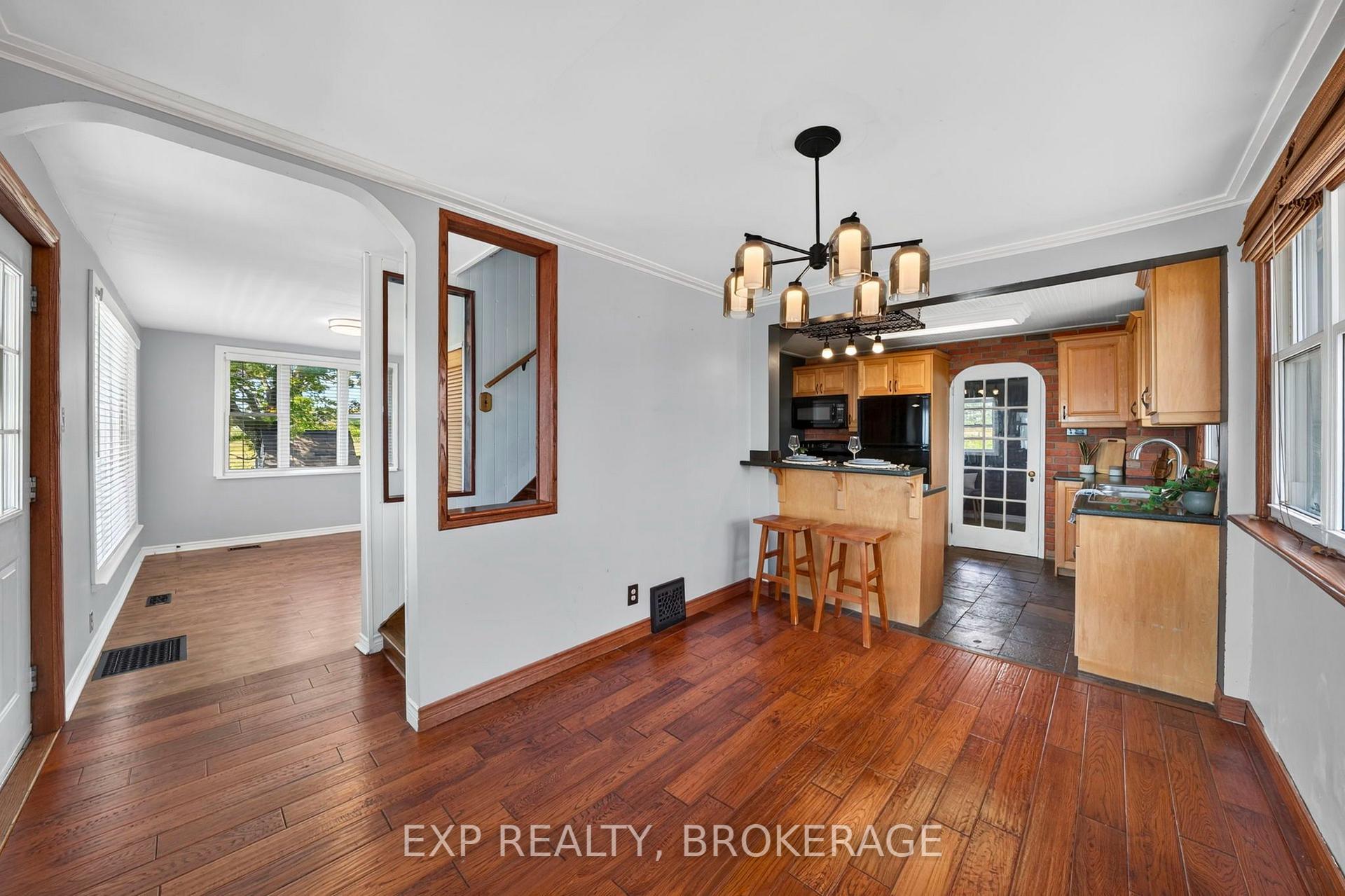 Photo 7 of 5157 Bath Road, Loyalist, Lennox and Addington - South — HOMEH