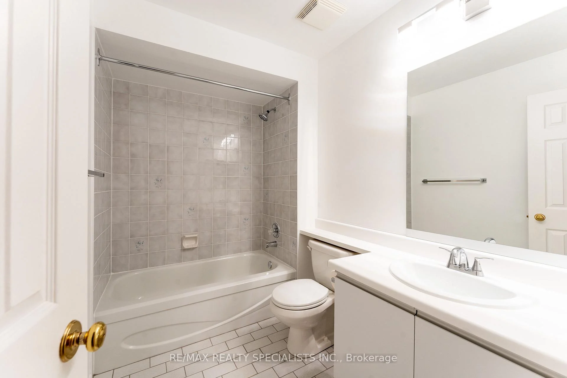 Photo 25 of Unit 17, 385 The East Mall, Etobicoke, Islington-City Centre West — HOMEH