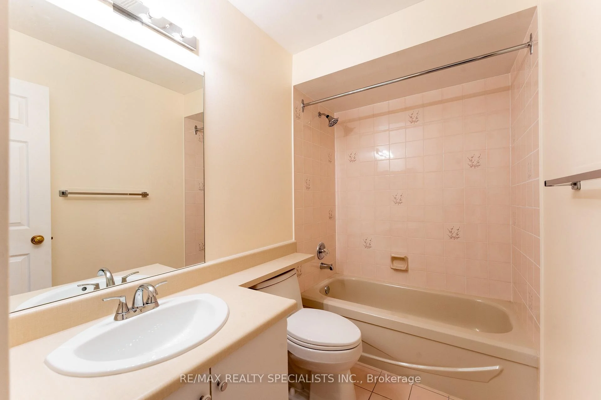 Photo 30 of Unit 17, 385 The East Mall, Etobicoke, Islington-City Centre West — HOMEH
