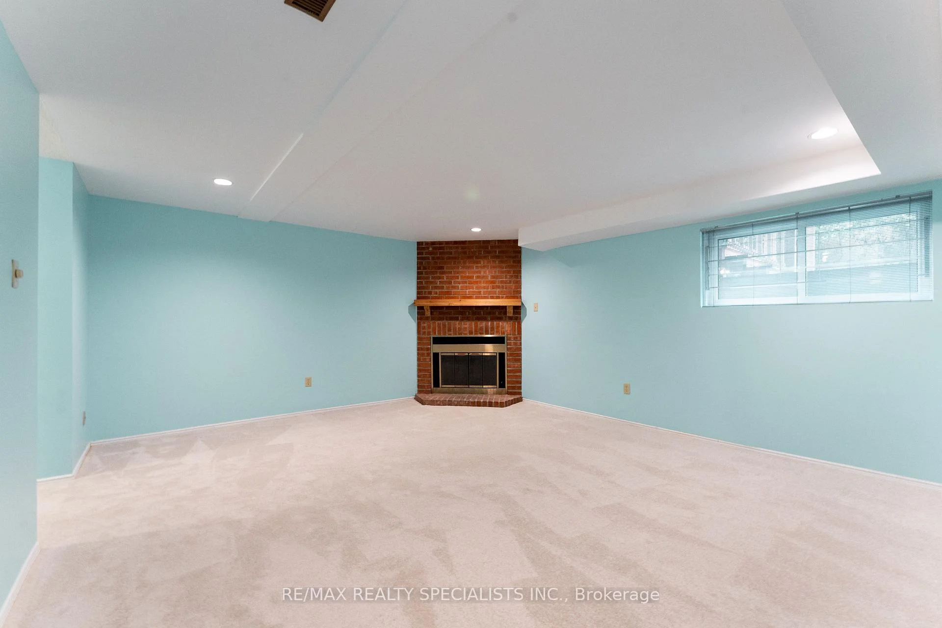 Photo 32 of Unit 17, 385 The East Mall, Etobicoke, Islington-City Centre West — HOMEH